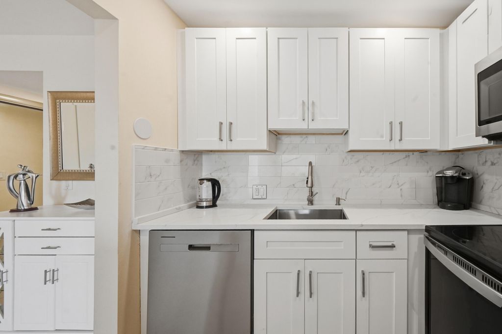 Photo of 314 Brighton #H, Boca Raton, FL 33434 (MLS # B26010889)