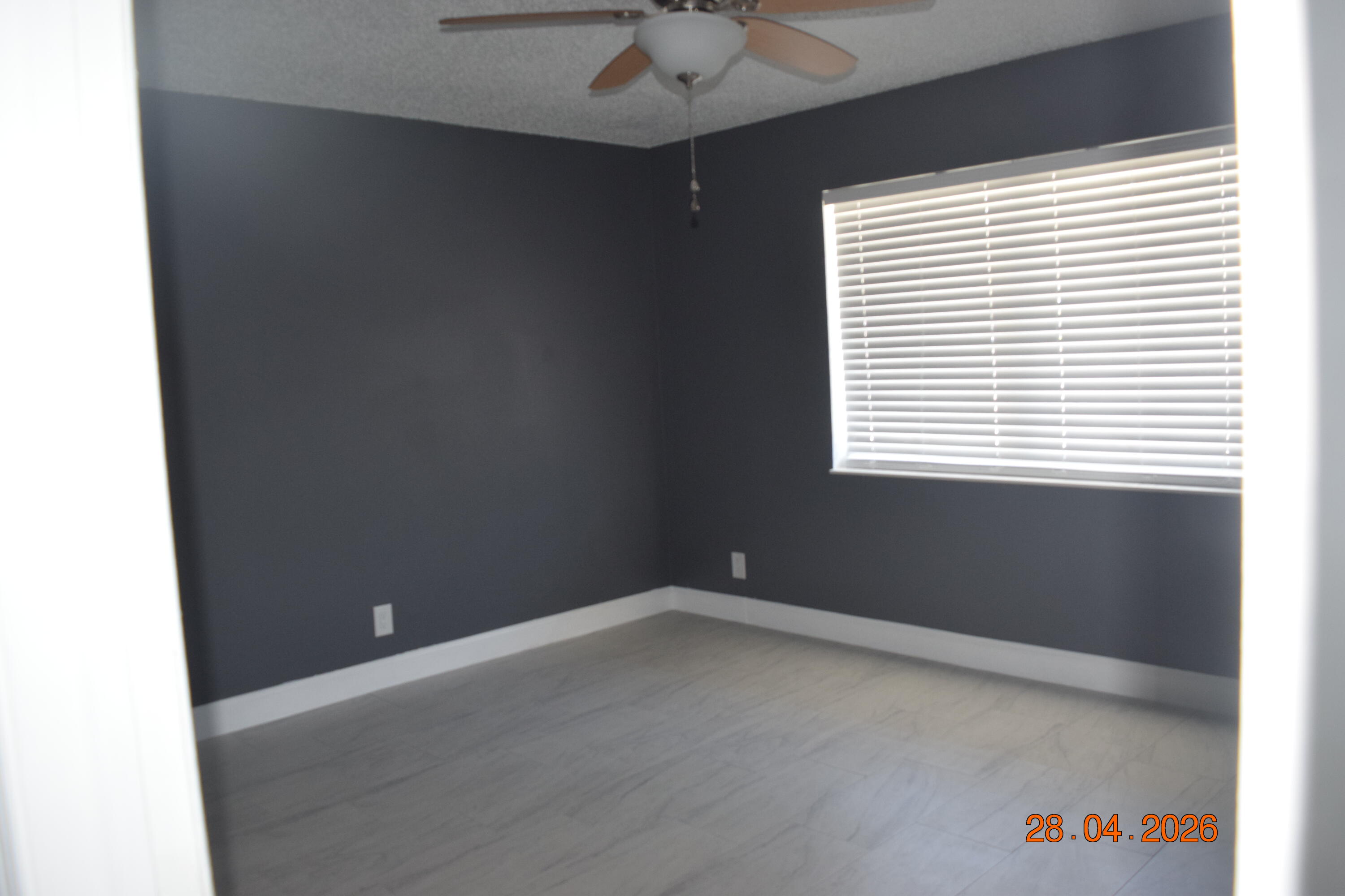 LAGUNA PARK 2 - Residential Lease