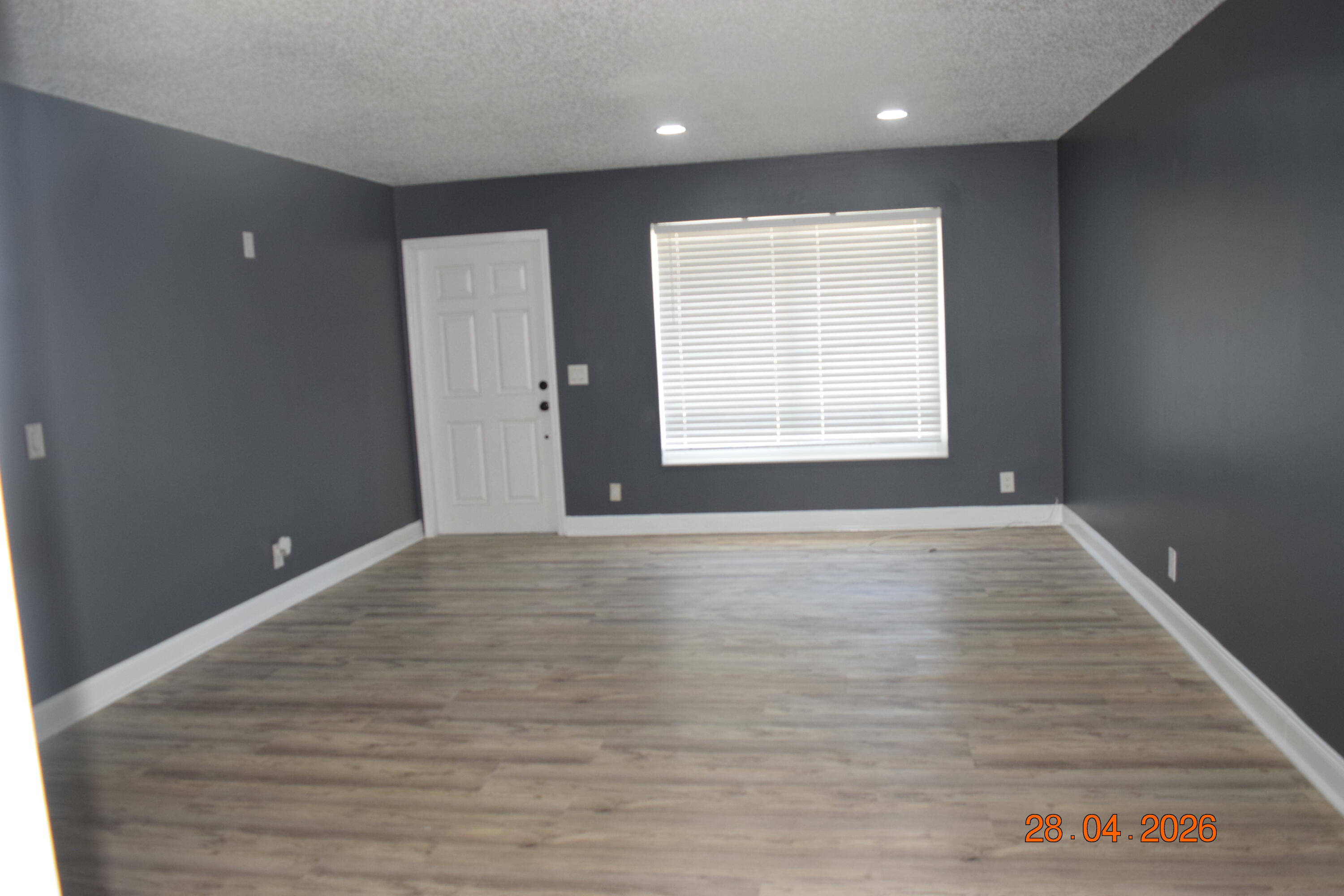 LAGUNA PARK 2 - Residential Lease