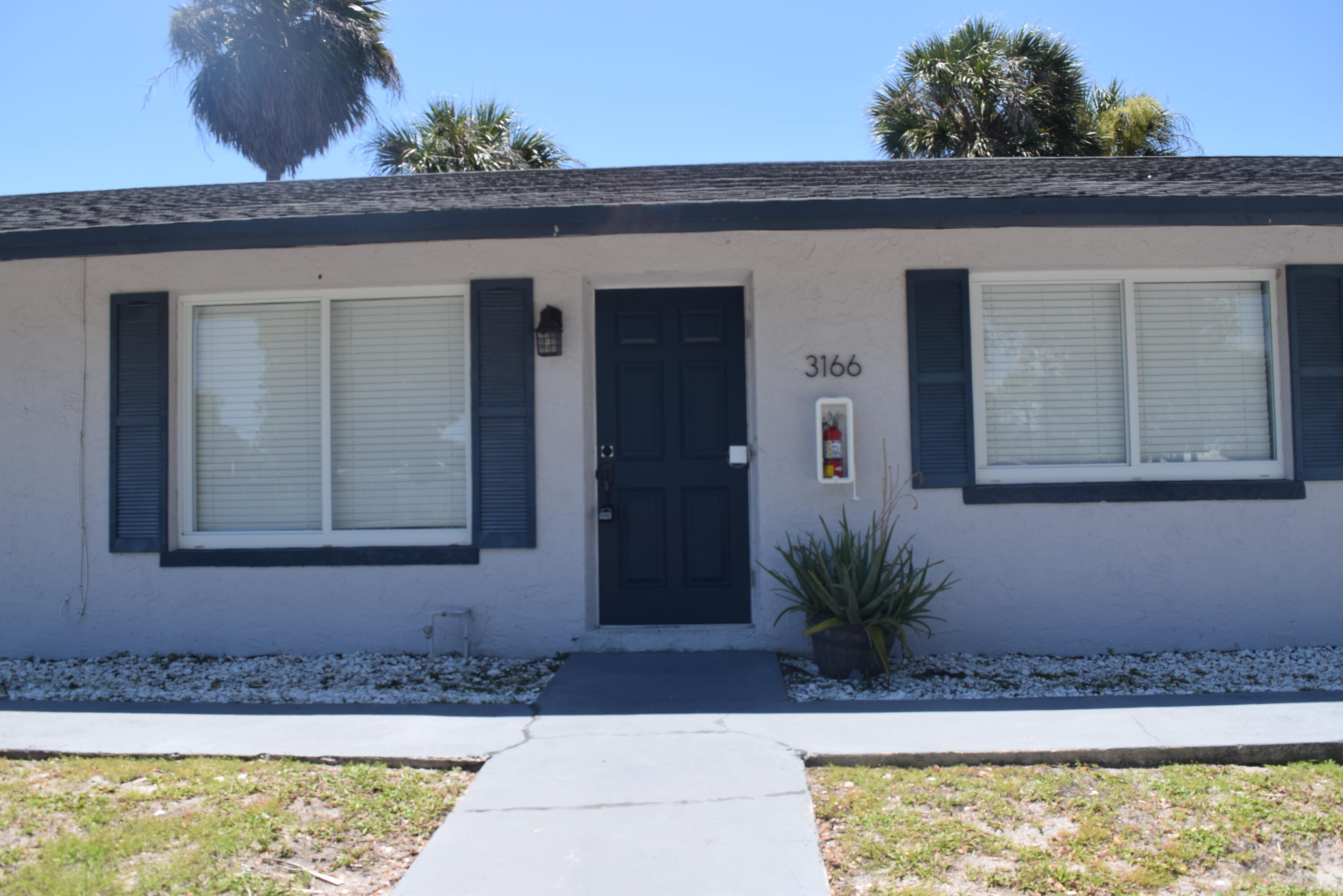 LAGUNA PARK 2 - Residential Lease