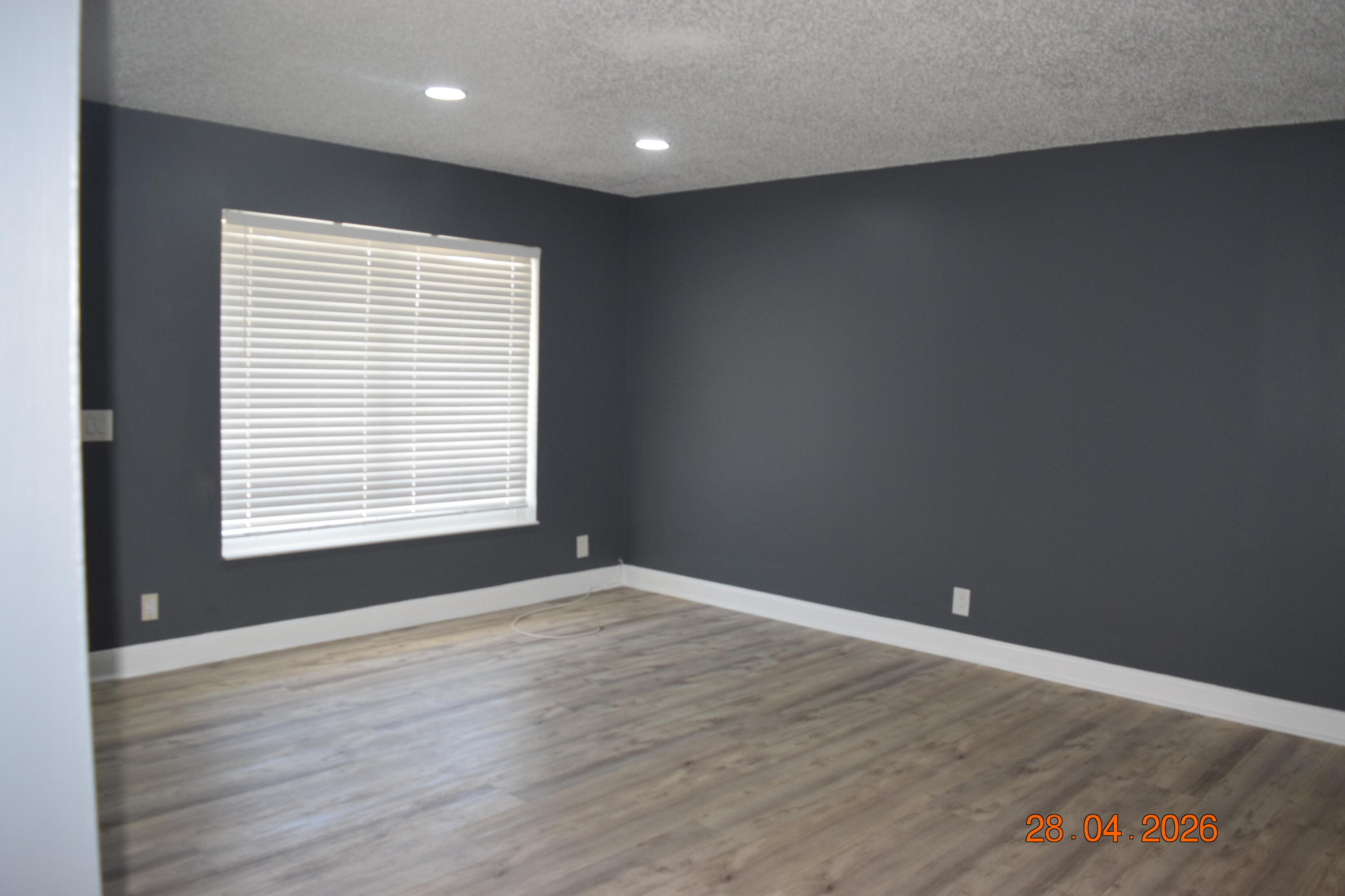 LAGUNA PARK 2 - Residential Lease