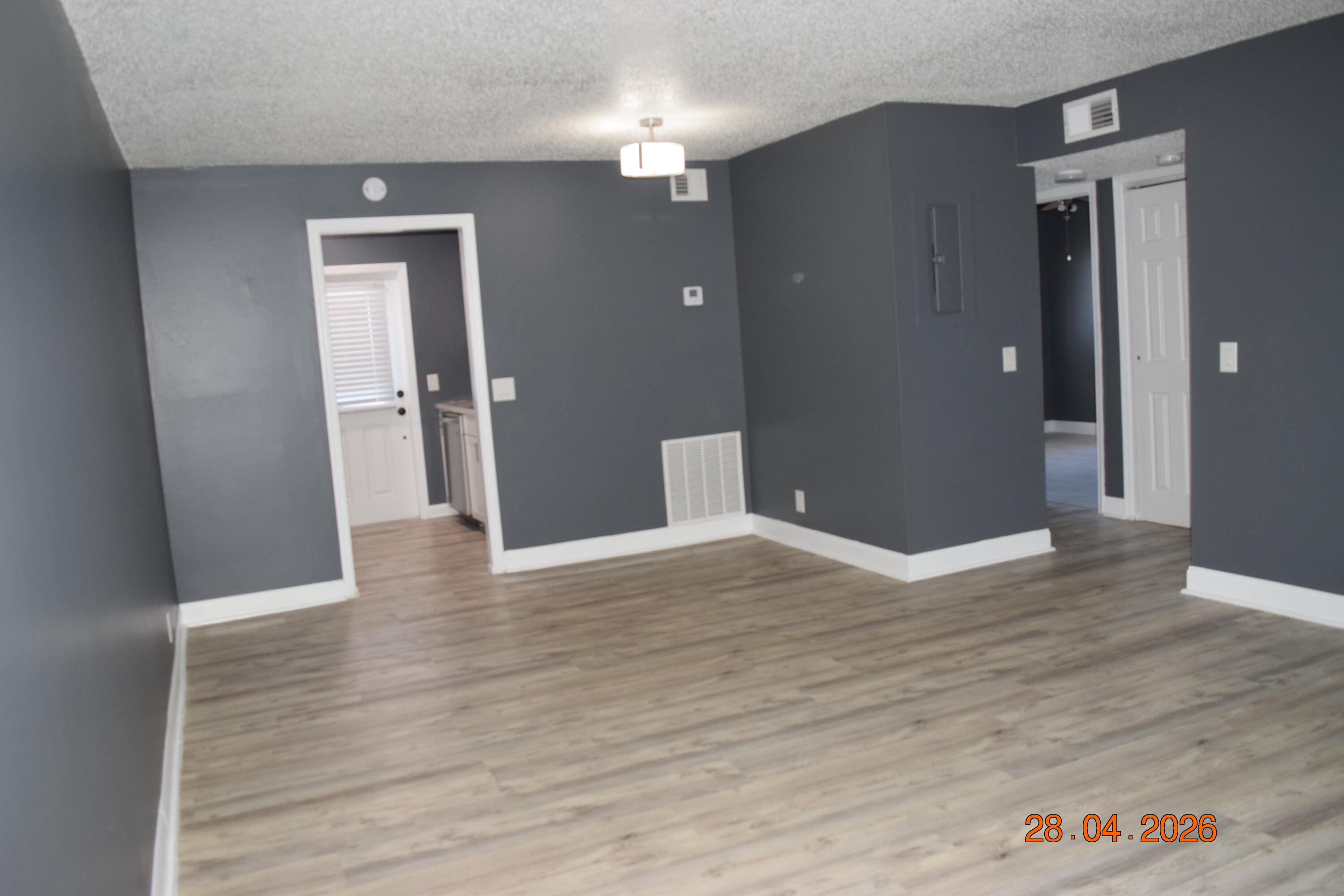 LAGUNA PARK 2 - Residential Lease