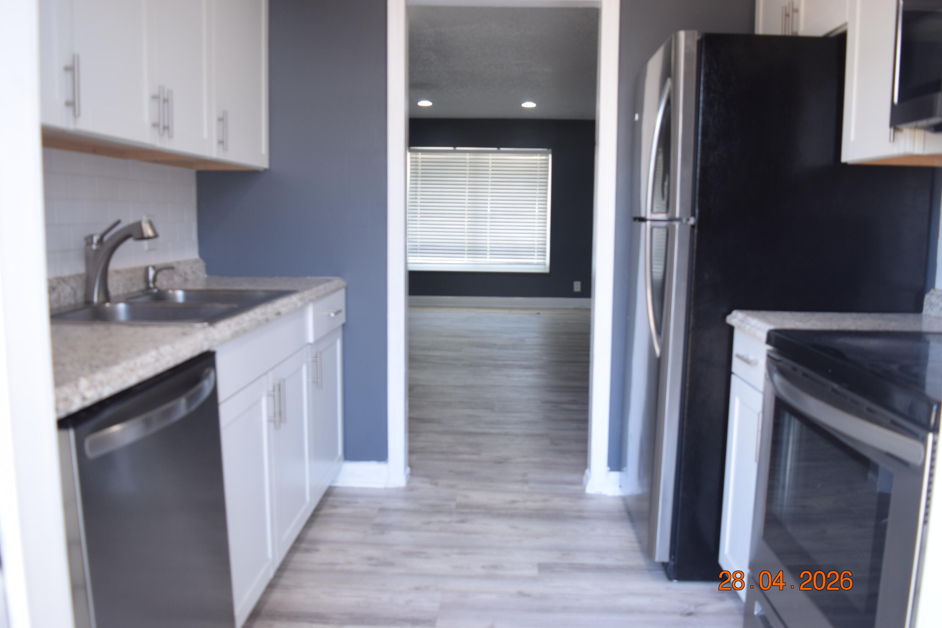 LAGUNA PARK 2 - Residential Lease