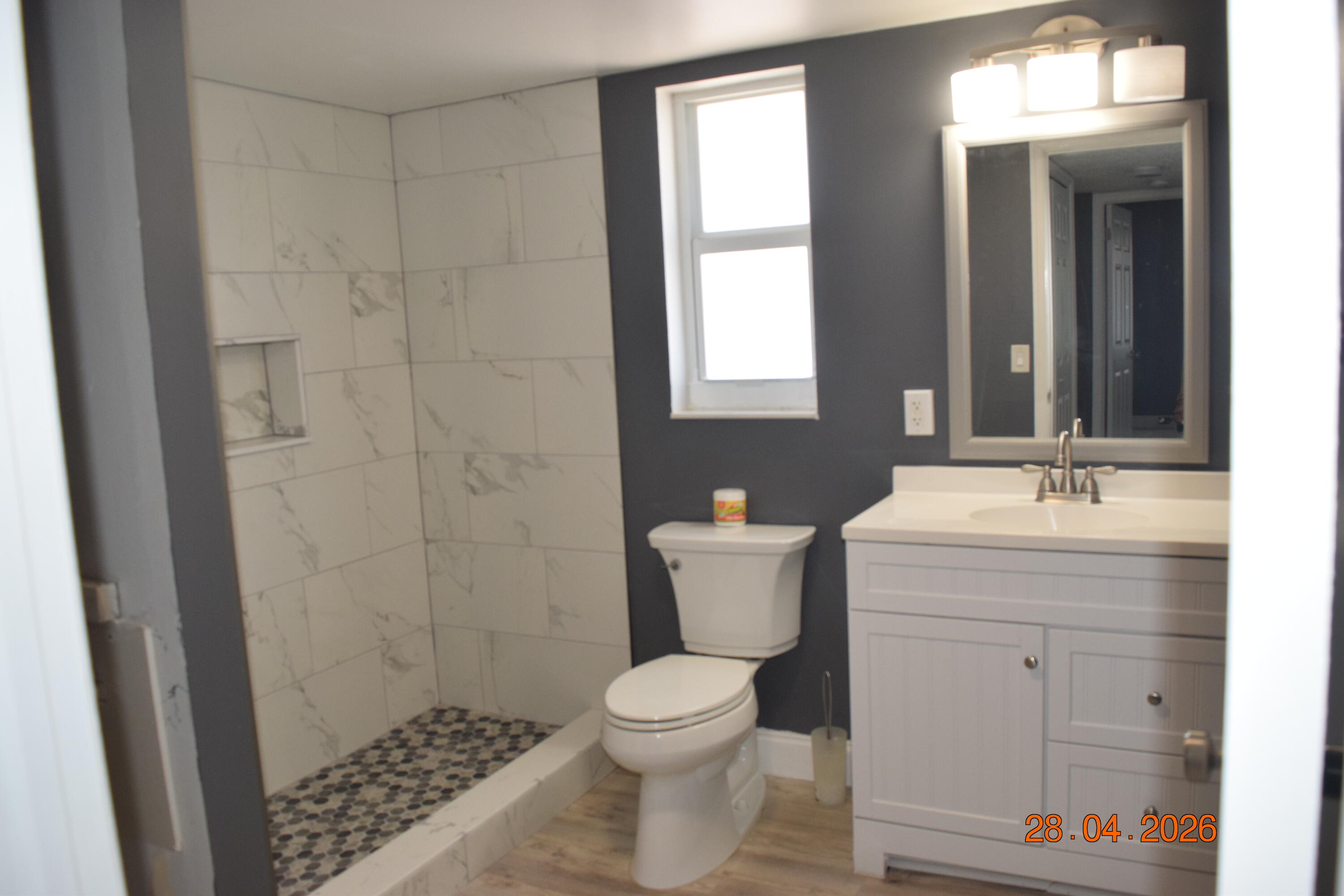 LAGUNA PARK 2 - Residential Lease