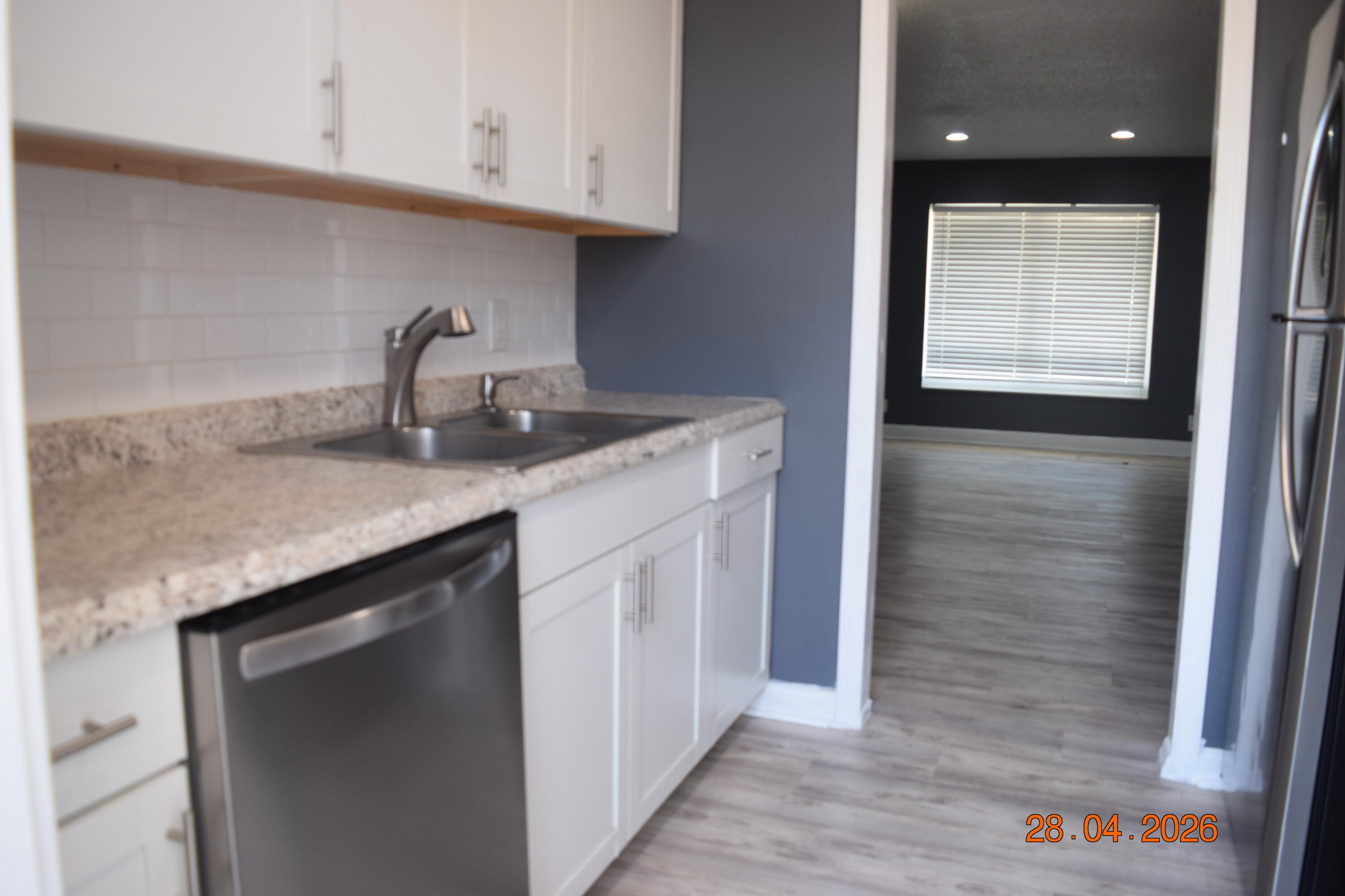 LAGUNA PARK 2 - Residential Lease