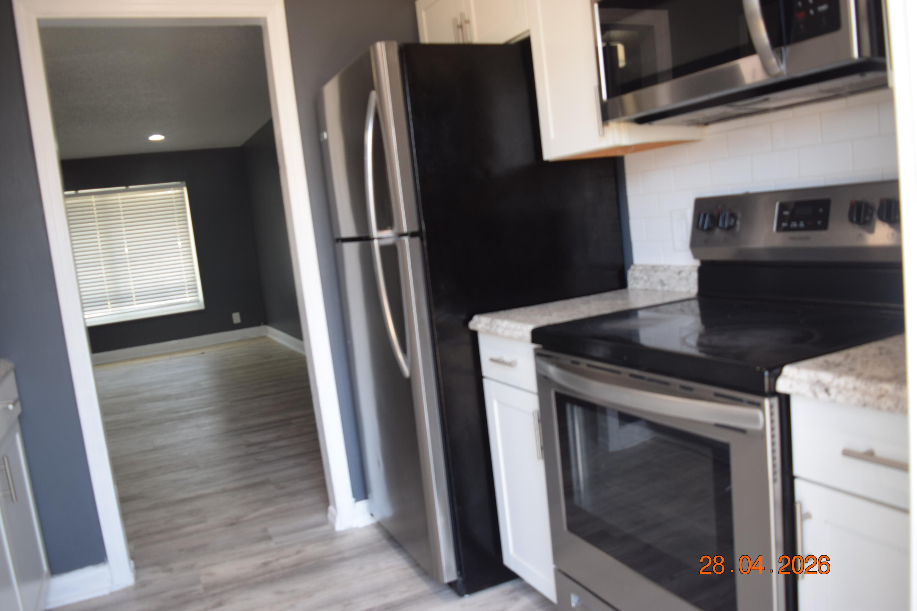 LAGUNA PARK 2 - Residential Lease