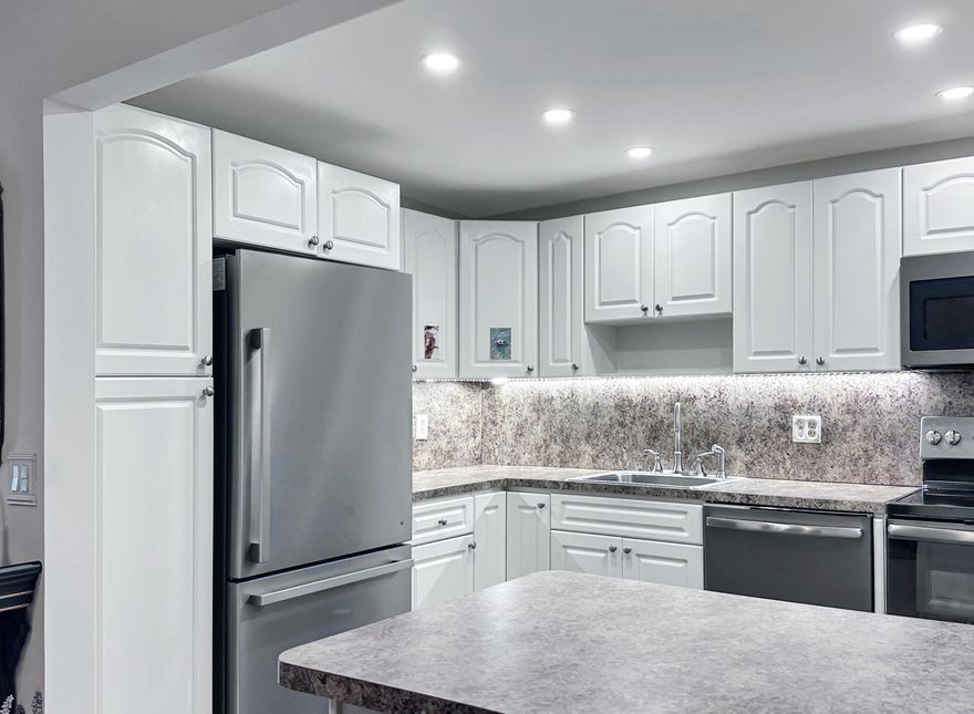 Beautiful 1 Bedroom, 1.5 Bathroom Condo with Lake View - Turnkey Condition!

Welcome to this stunning 1-bedroom, 1.5-bathroom condo featuring a renovated kitchen and bathroom, offering modern finishes and functionality. The entire unit is fitted with hurricane-impact glass doors and windows for peace of mind and energy efficiency.

Enjoy serene lake views, ample closet space, and tile flooring throughout. The unit also boasts a new A/C (2025) and a 2023 water heater for added comfort and reliability.

Move-in ready