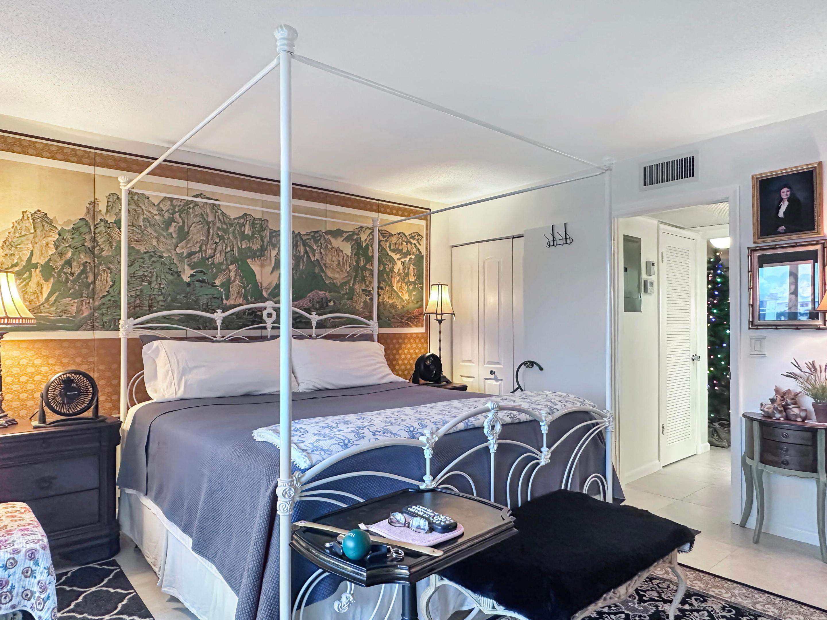 WELLINGTON A THRU H & J THRU M CONDOS - Residential