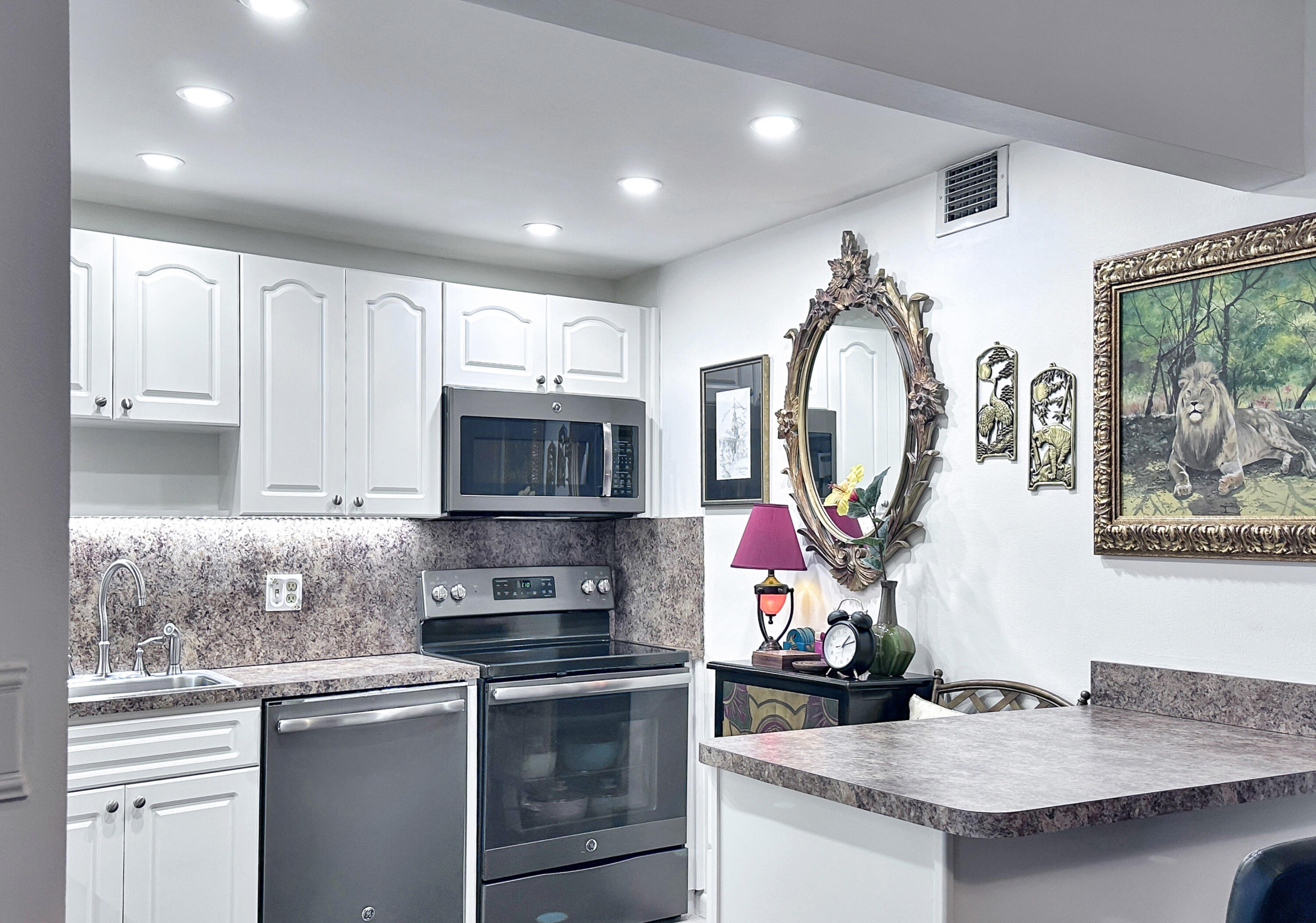 WELLINGTON A THRU H & J THRU M CONDOS - Residential