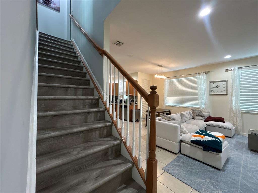 ARTESIA - Residential Lease