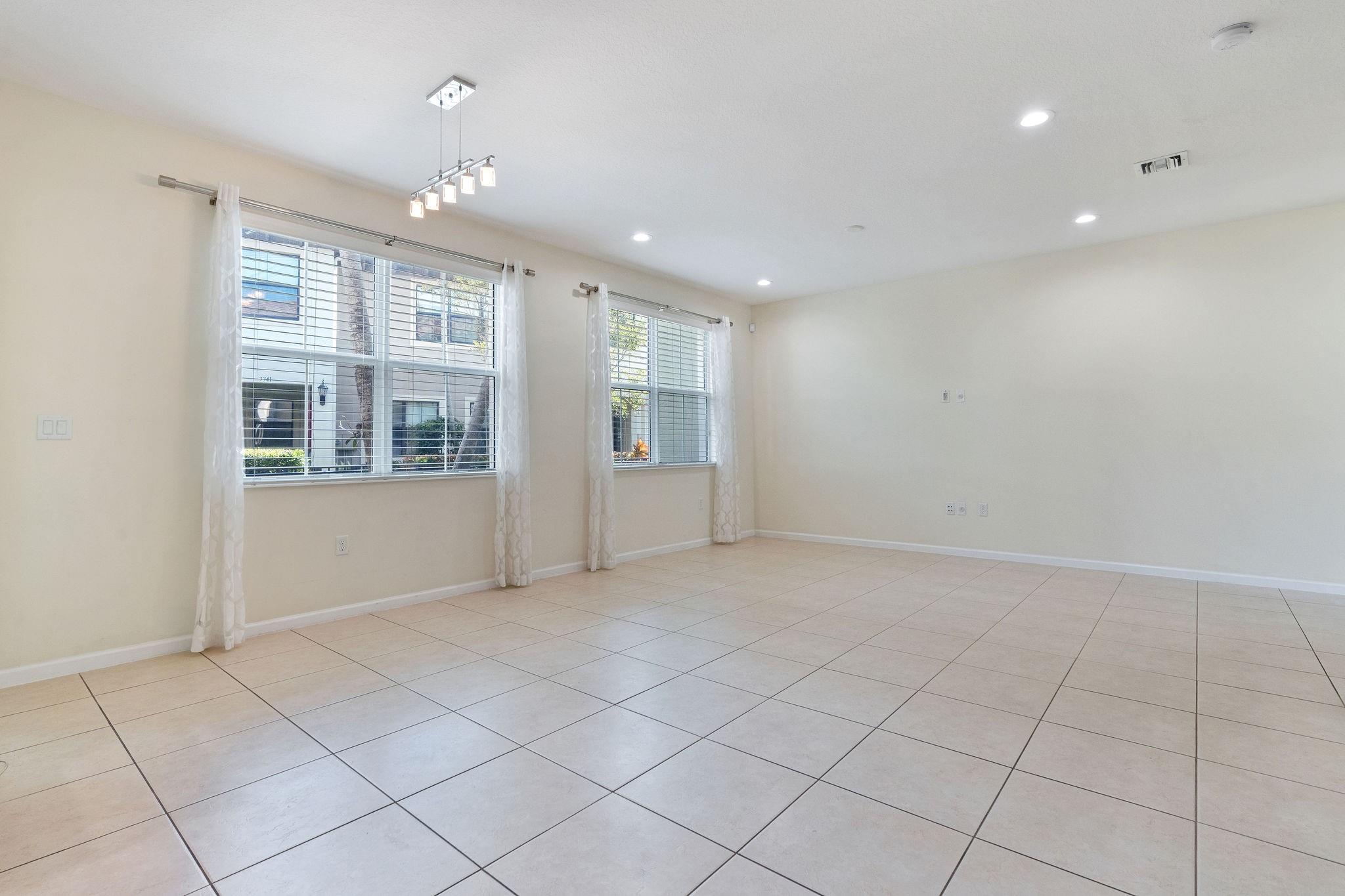 ARTESIA - Residential Lease