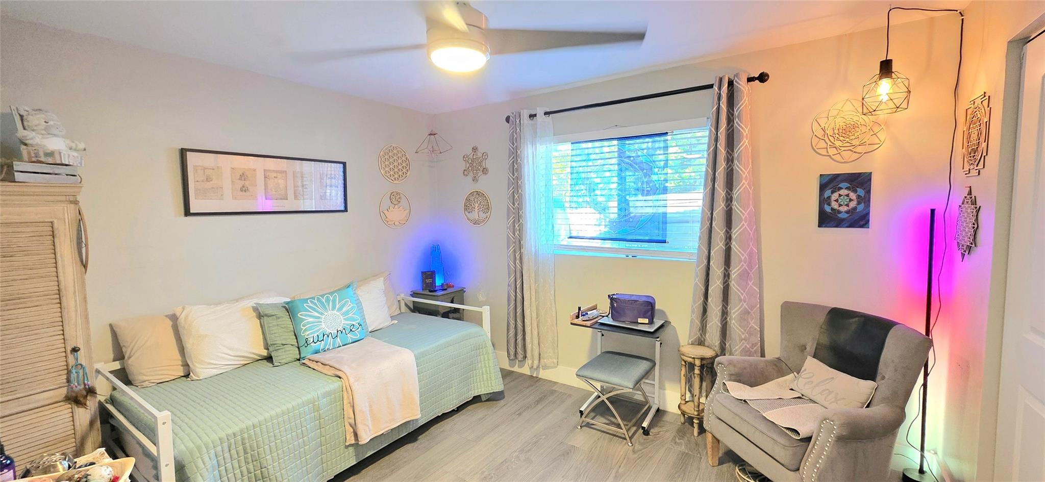 Oak Wood 80-39 B - Residential