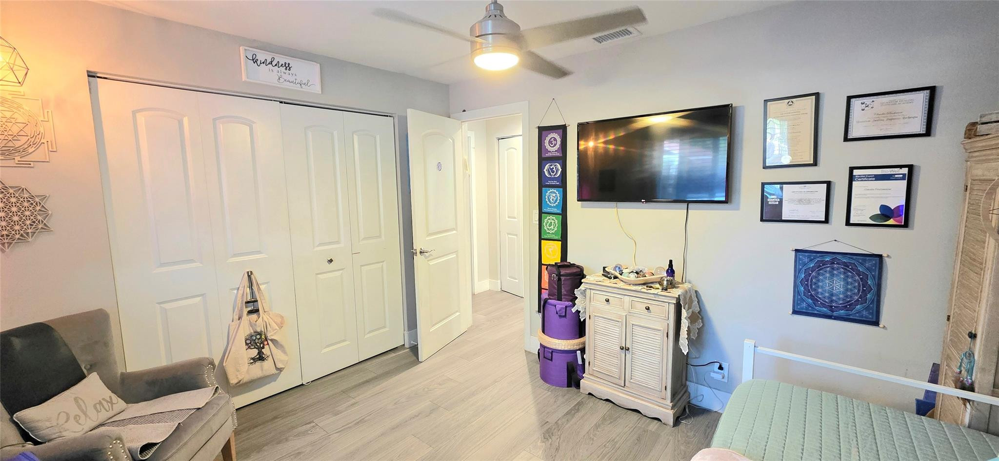 Oak Wood 80-39 B - Residential