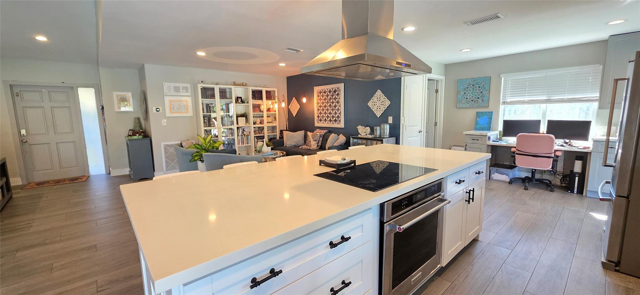 Oak Wood 80-39 B - Residential