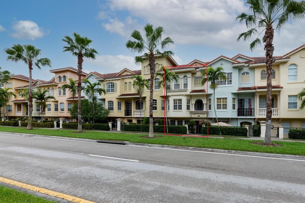 Photo of 2558 Gardens Parkway, Palm Beach Gardens, FL 33410 (MLS # R10781291)