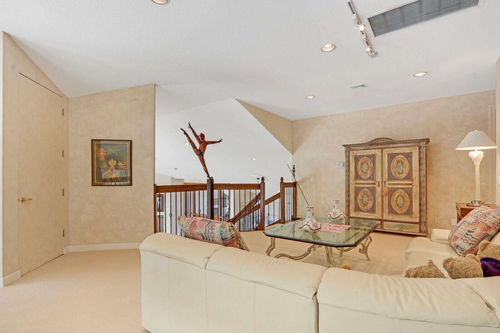 FRENCHMANS CREEK - Residential