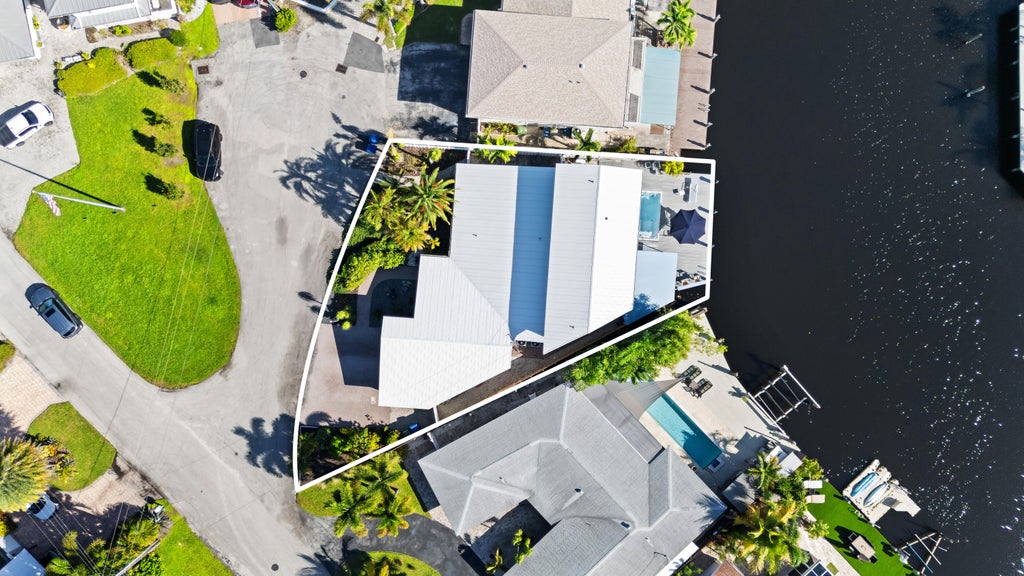 Photo of 2108 NE 24TH Street, Wilton Manors, FL 33305 (MLS # B26082342)