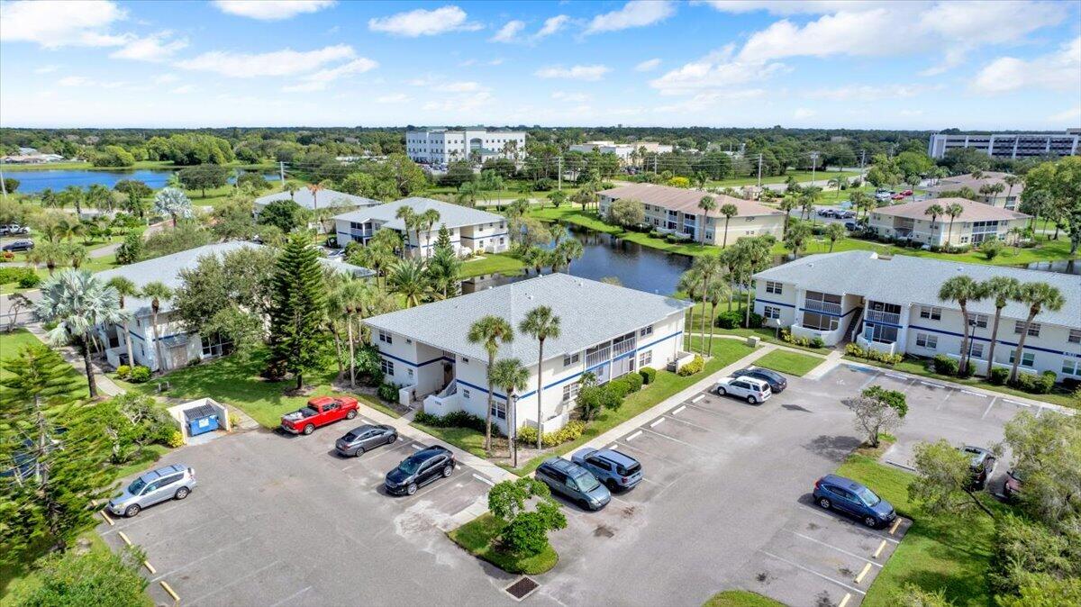 1529 SE Royal Green Circle 102