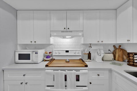 Tiny photo for 1529 SE Royal Green Circle #102, Port Saint Lucie, FL 34952 (MLS # B26090965)