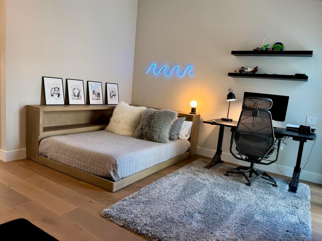 Lotus Palm, BOCA RATON GOLF COURSE PUD - Residential