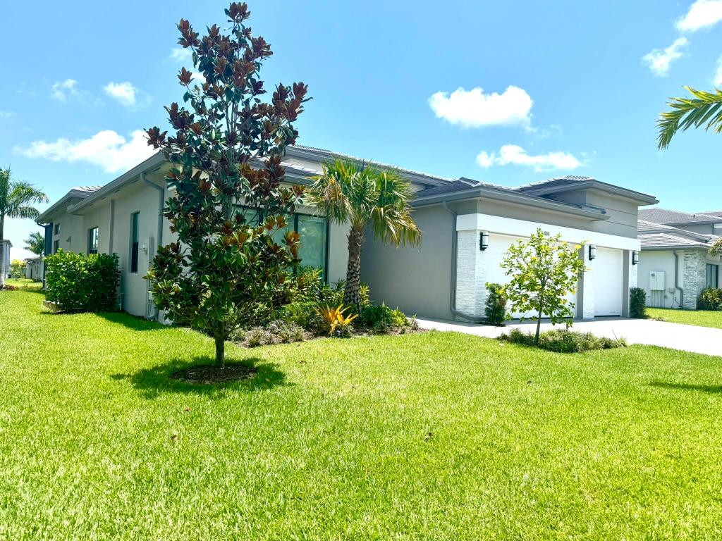 Lotus Palm, BOCA RATON GOLF COURSE PUD - Residential