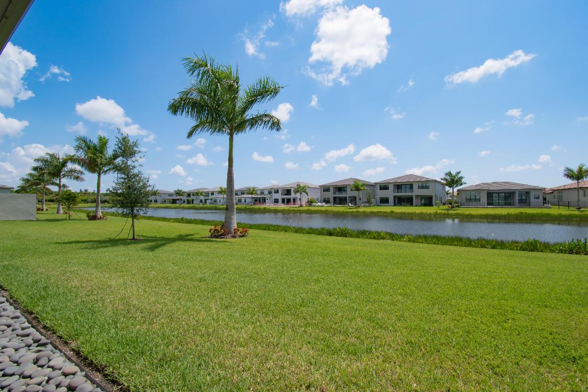 Lotus Palm, BOCA RATON GOLF COURSE PUD - Residential