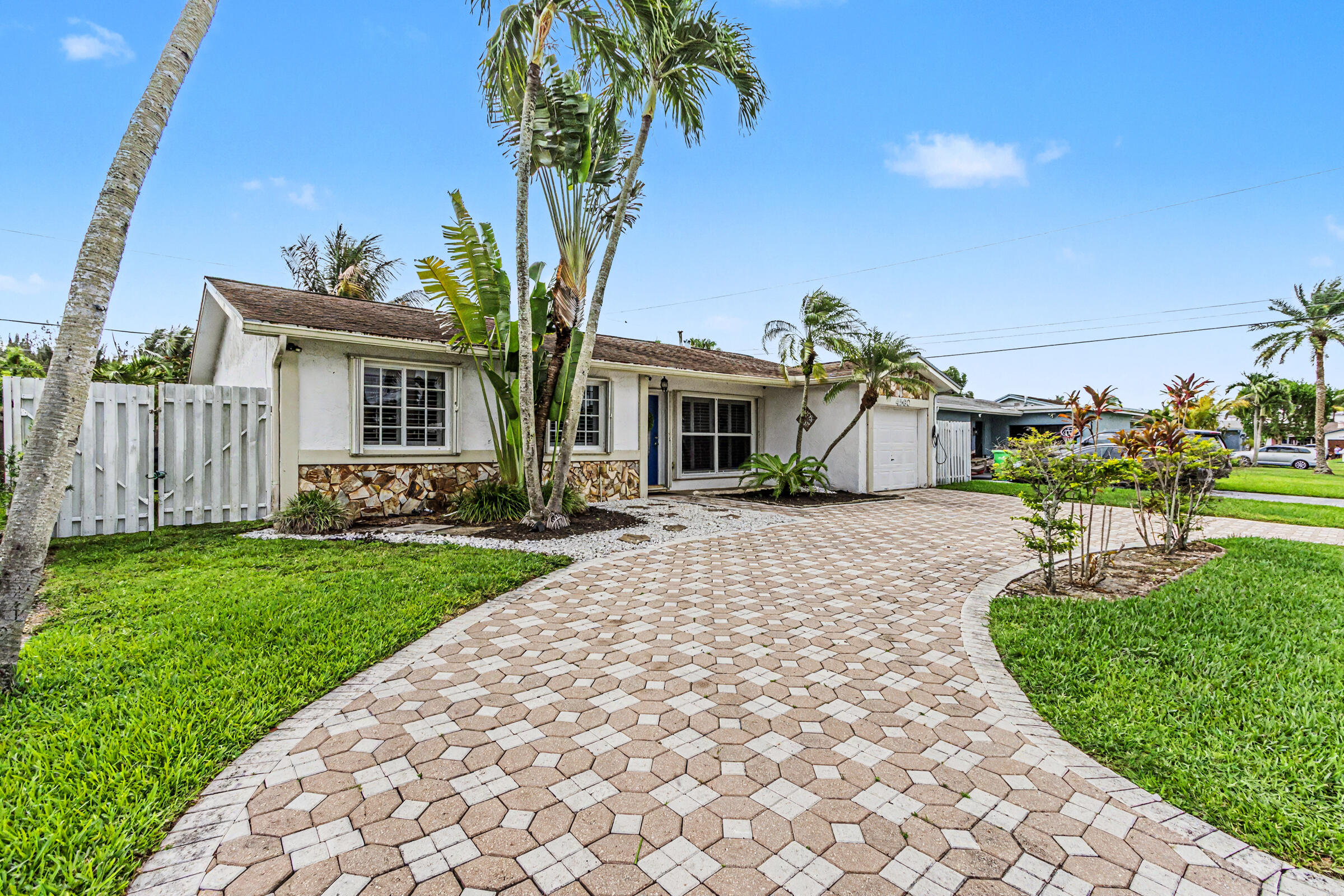 4560 NW 113th Terrace