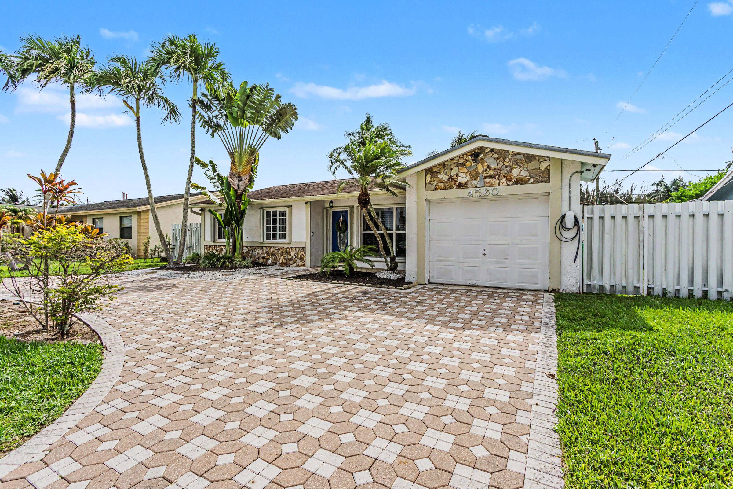 4560 NW 113th Terrace