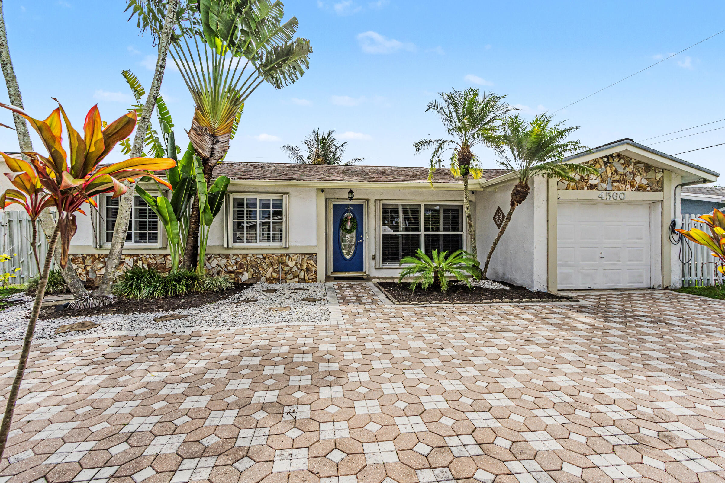4560 NW 113th Terrace
