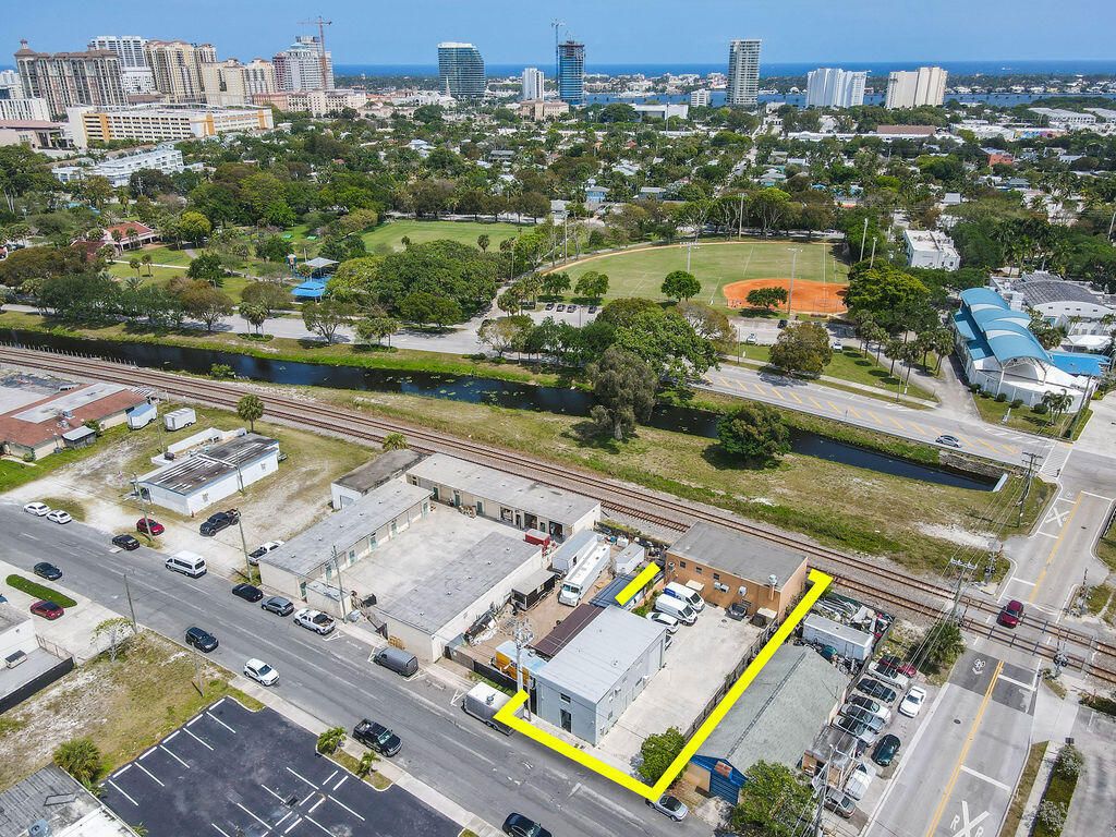Photo of 1200 Clare Avenue, West Palm Beach, FL 33401 (MLS # B26001285)