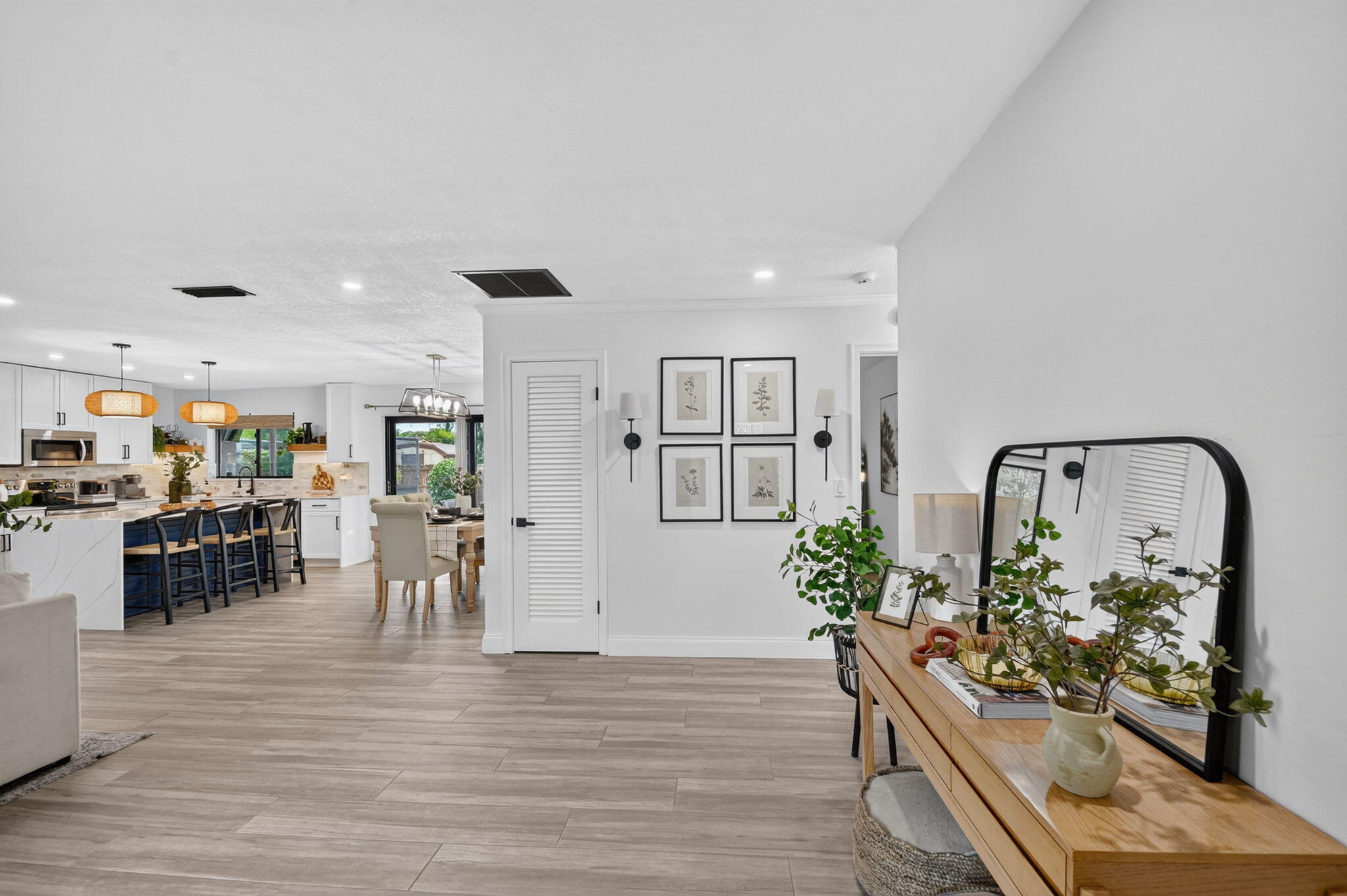 110 W Coconut Drive