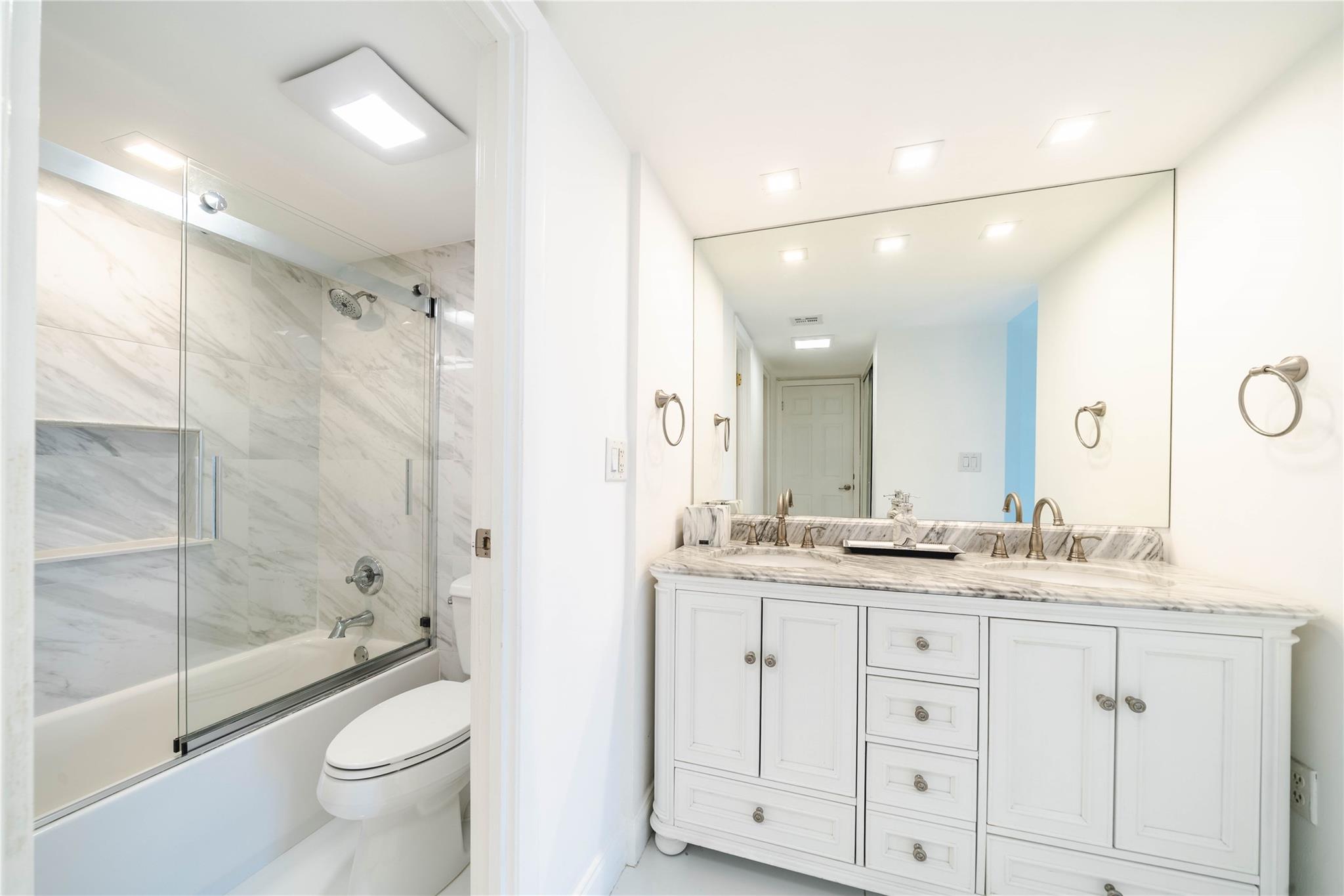 CORONADO COND - TOWER III - Residential