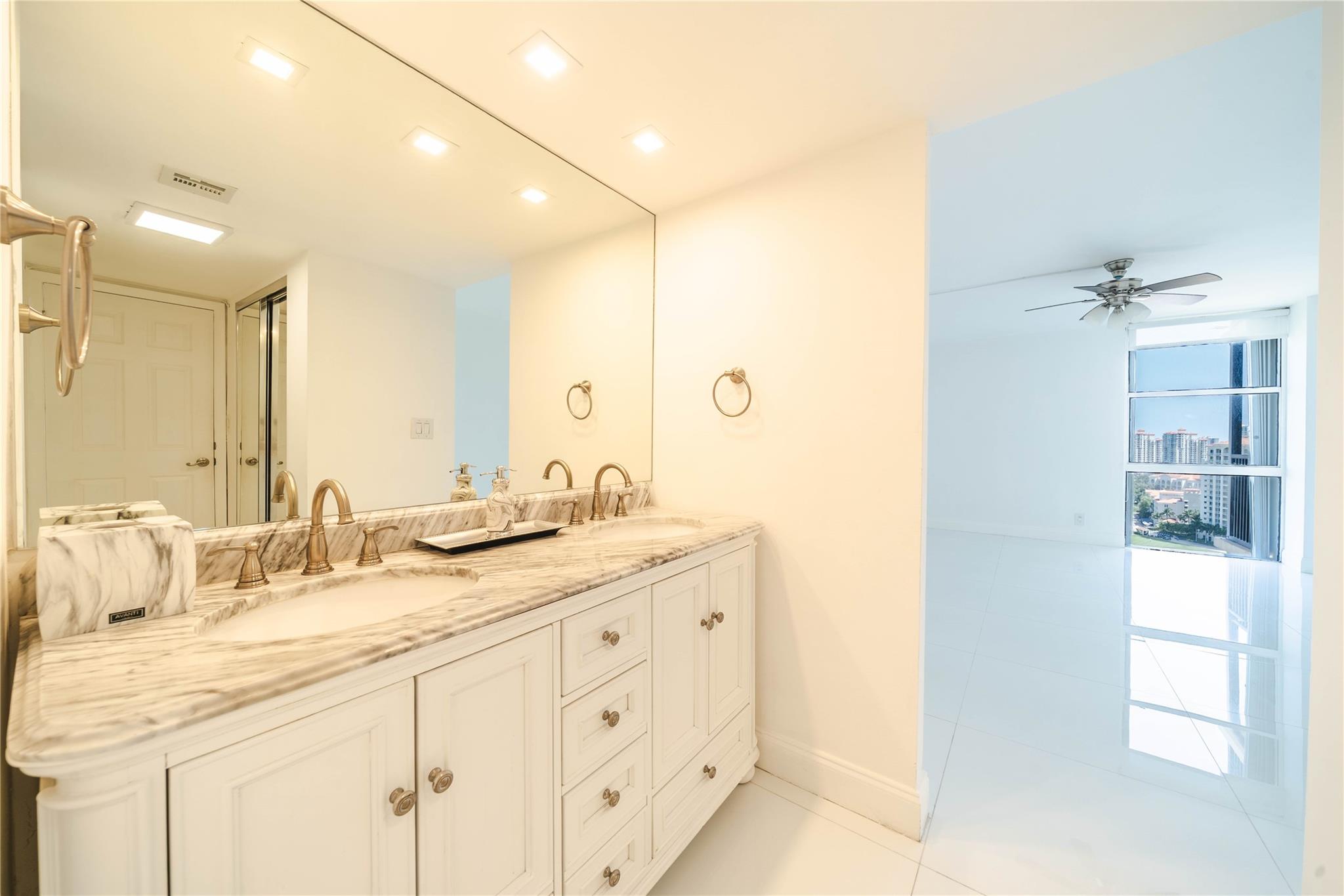 CORONADO COND - TOWER III - Residential
