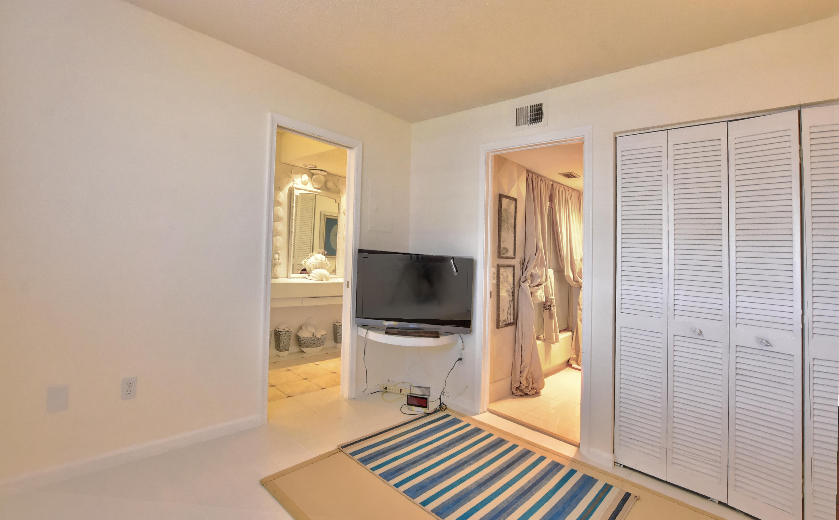 PINES OF BOCA BARWOOD CONDO - Residential
