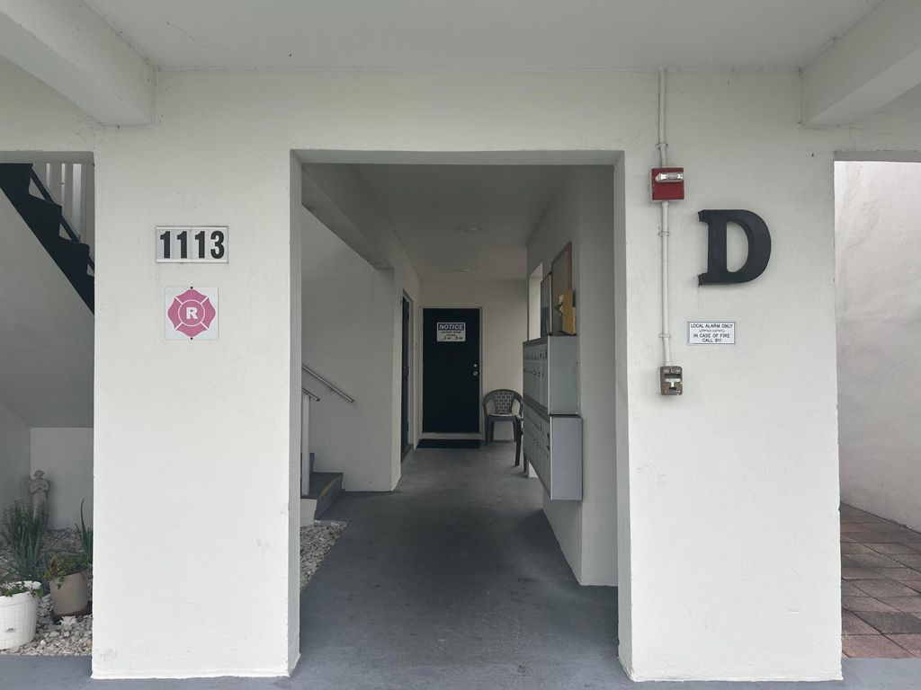 Photo of 1113 Lake Terrace #106, Boynton Beach, FL 33426 (MLS # R11065757)