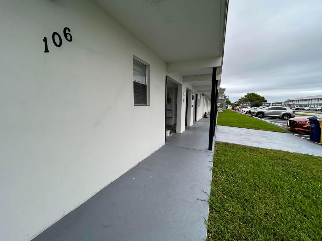 Photo of 1113 Lake Terrace #106, Boynton Beach, FL 33426 (MLS # R11065757)