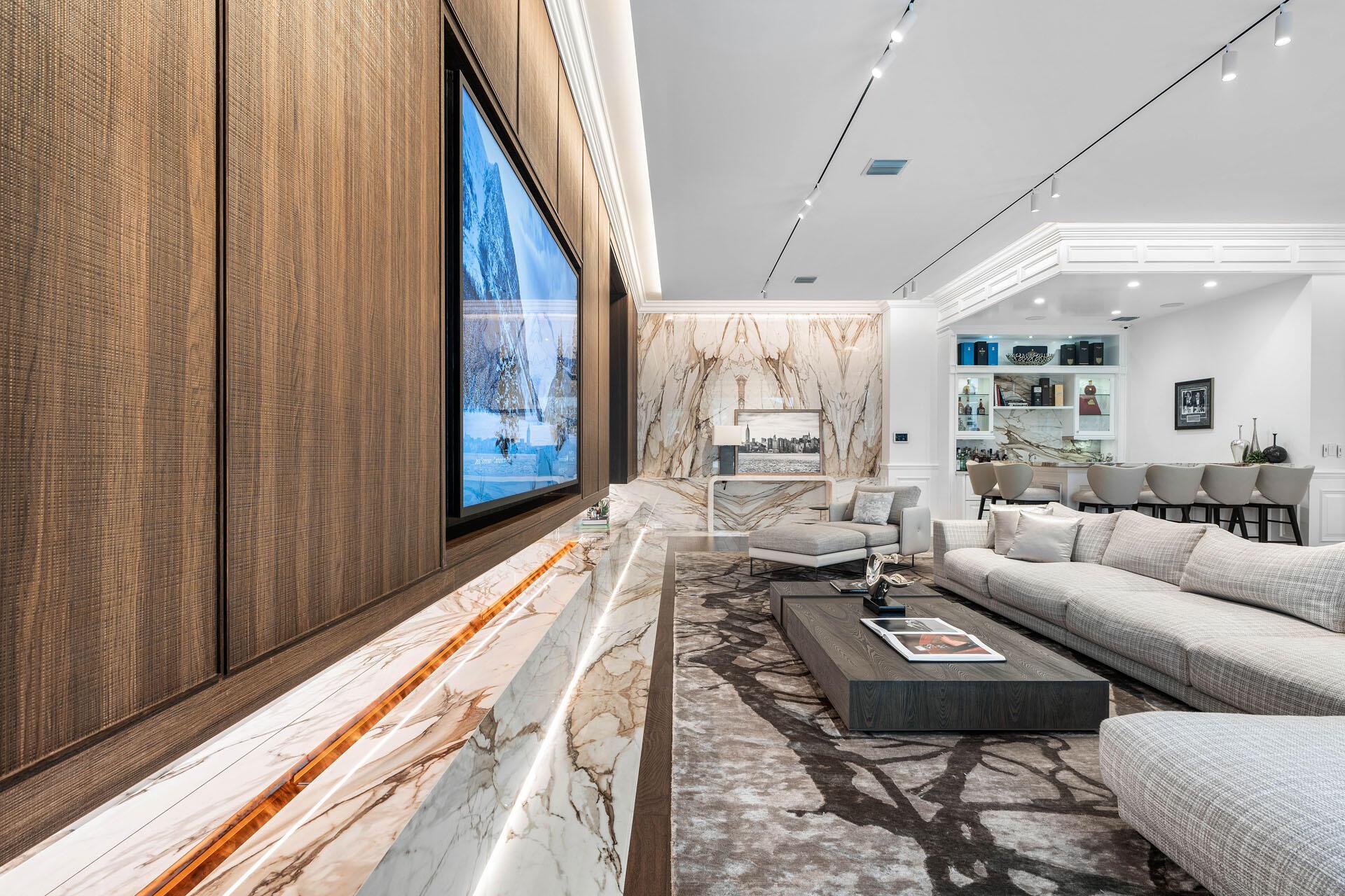 ROYAL PALM YACHT & COUNTR - Residential