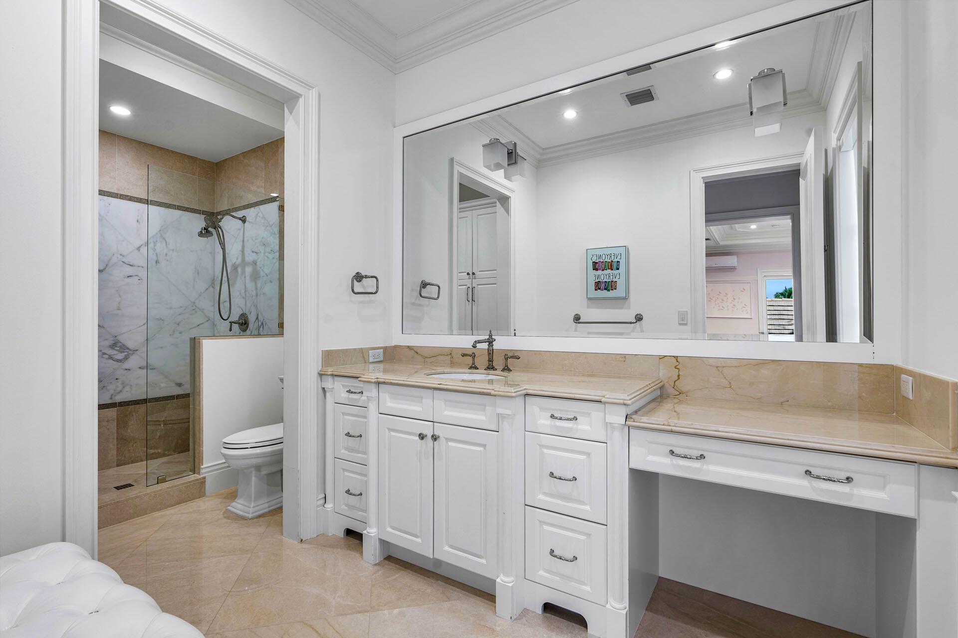 ROYAL PALM YACHT & COUNTR - Residential