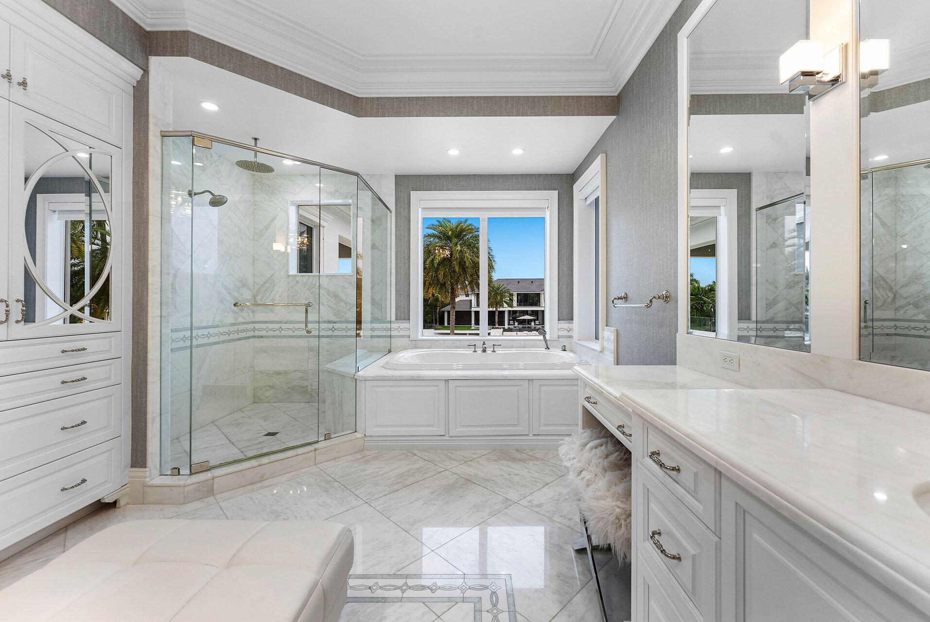 ROYAL PALM YACHT & COUNTR - Residential