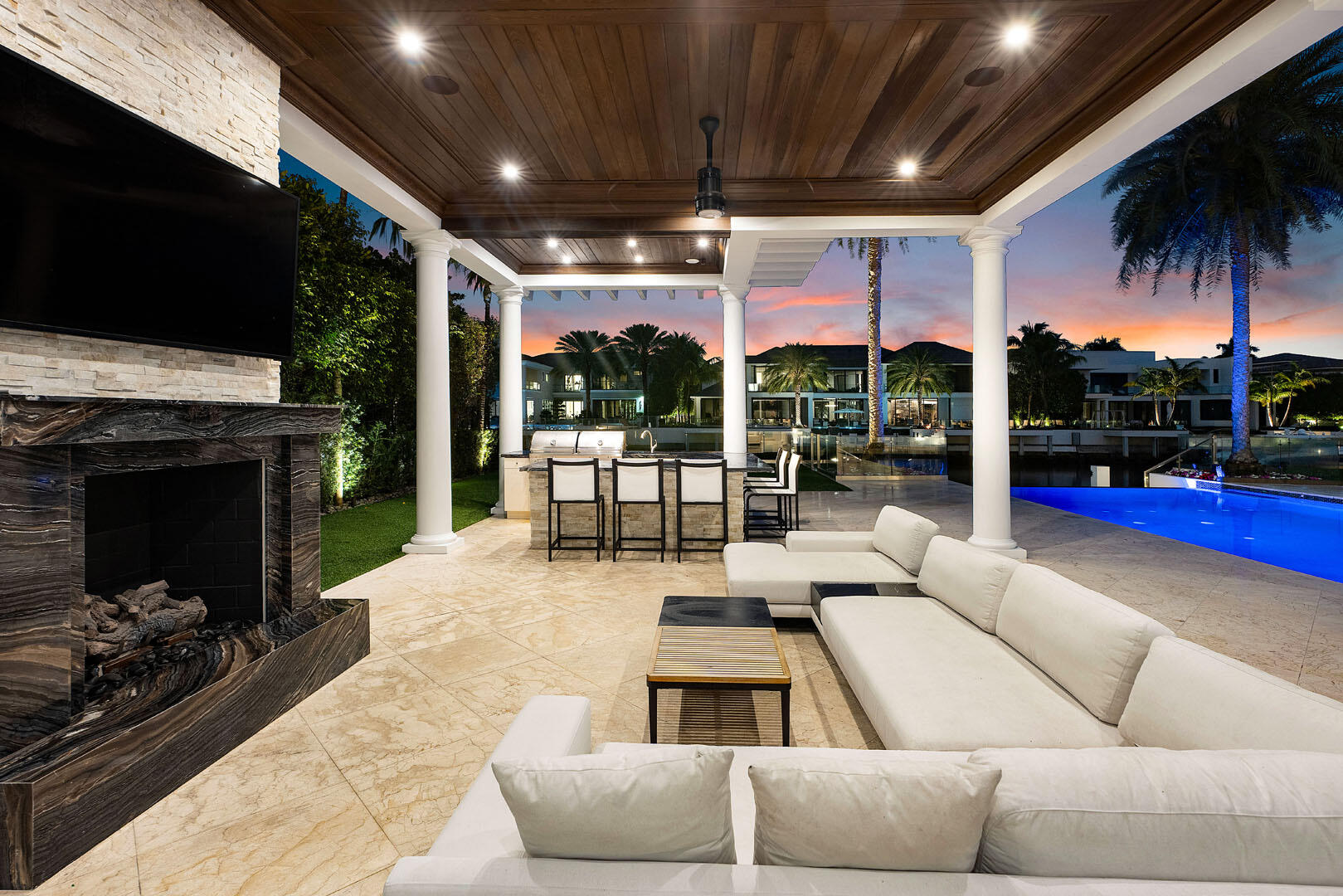 ROYAL PALM YACHT & COUNTR - Residential