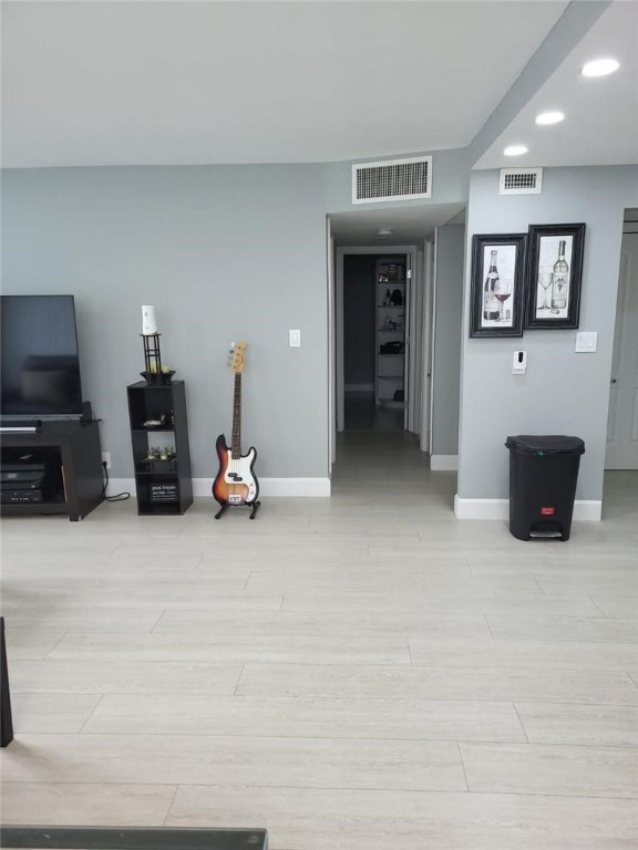 WATERGATE CONDOMINIUM - Residential