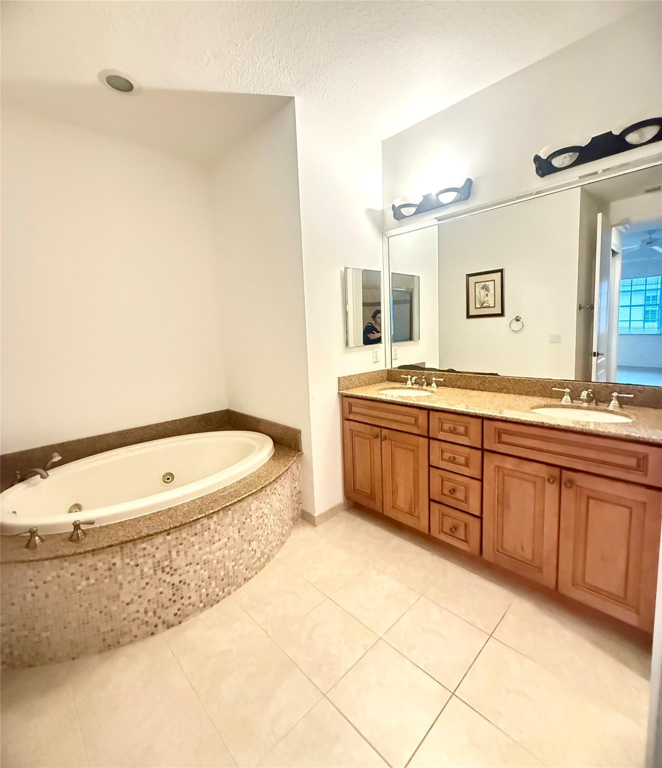 Cielo Twnhms/Shops/Donald - Residential Lease