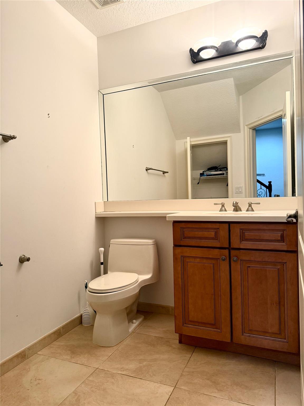 Cielo Twnhms/Shops/Donald - Residential Lease