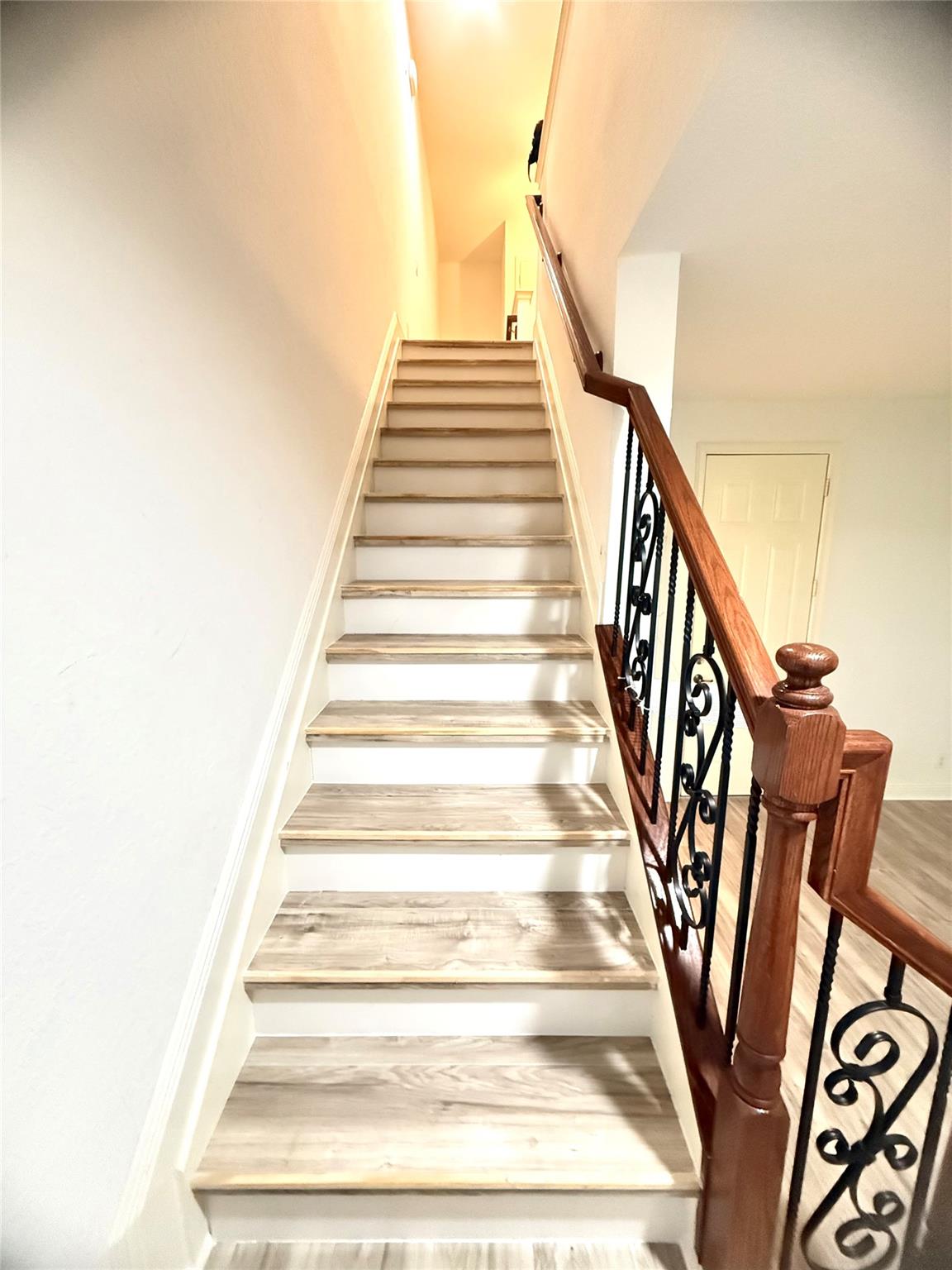 Cielo Twnhms/Shops/Donald - Residential Lease