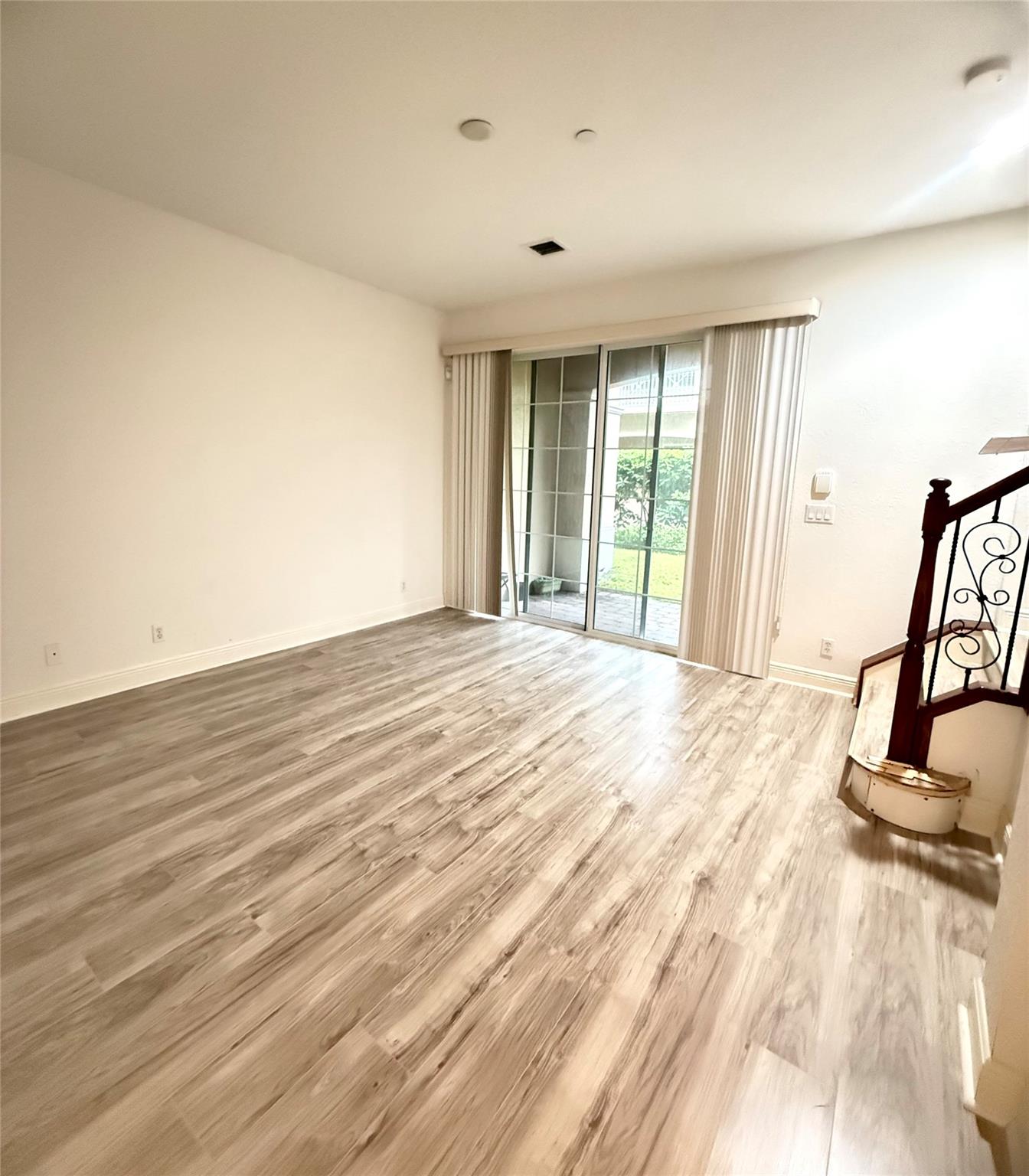 Cielo Twnhms/Shops/Donald - Residential Lease