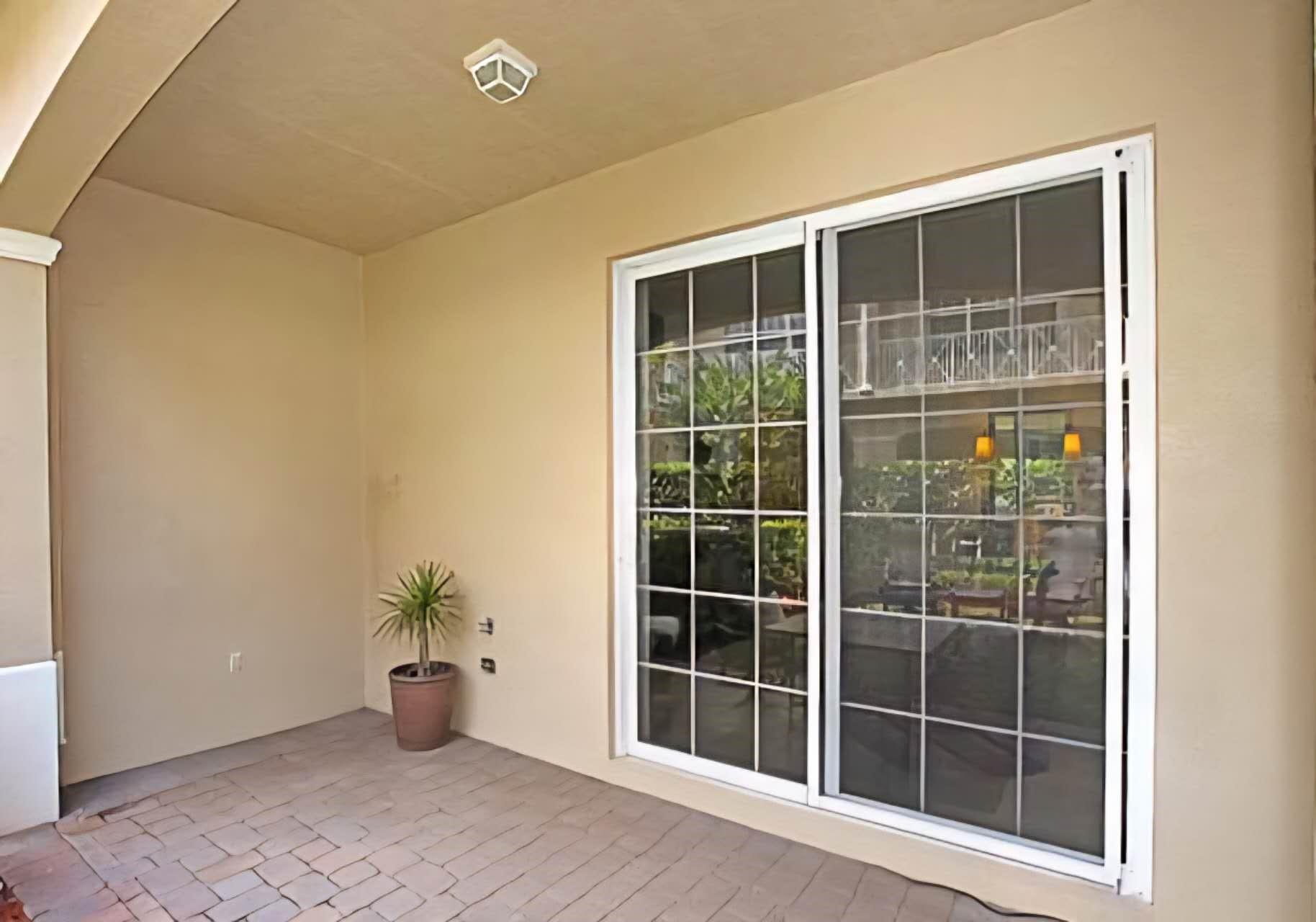 Cielo Twnhms/Shops/Donald - Residential Lease