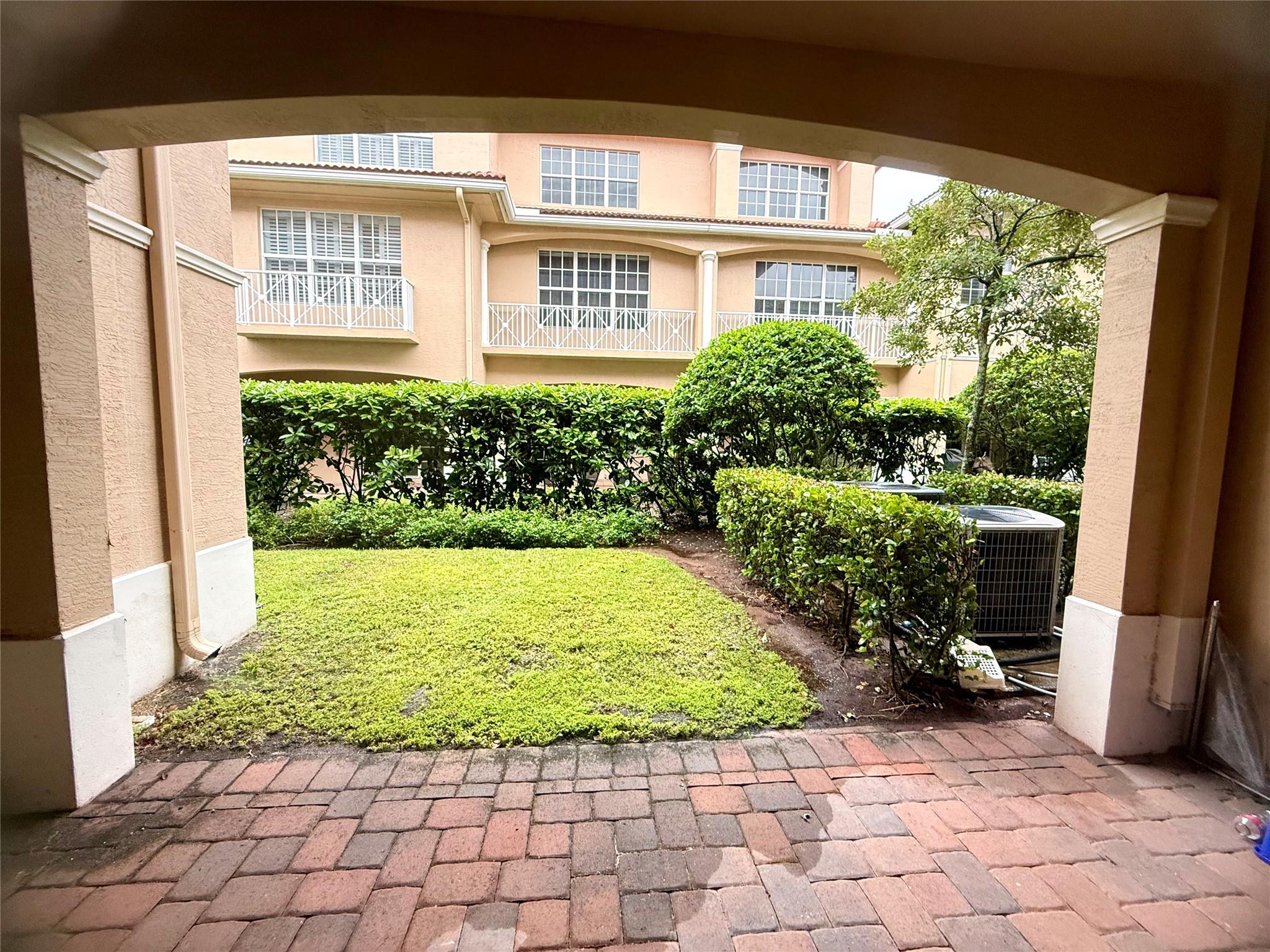 Cielo Twnhms/Shops/Donald - Residential Lease