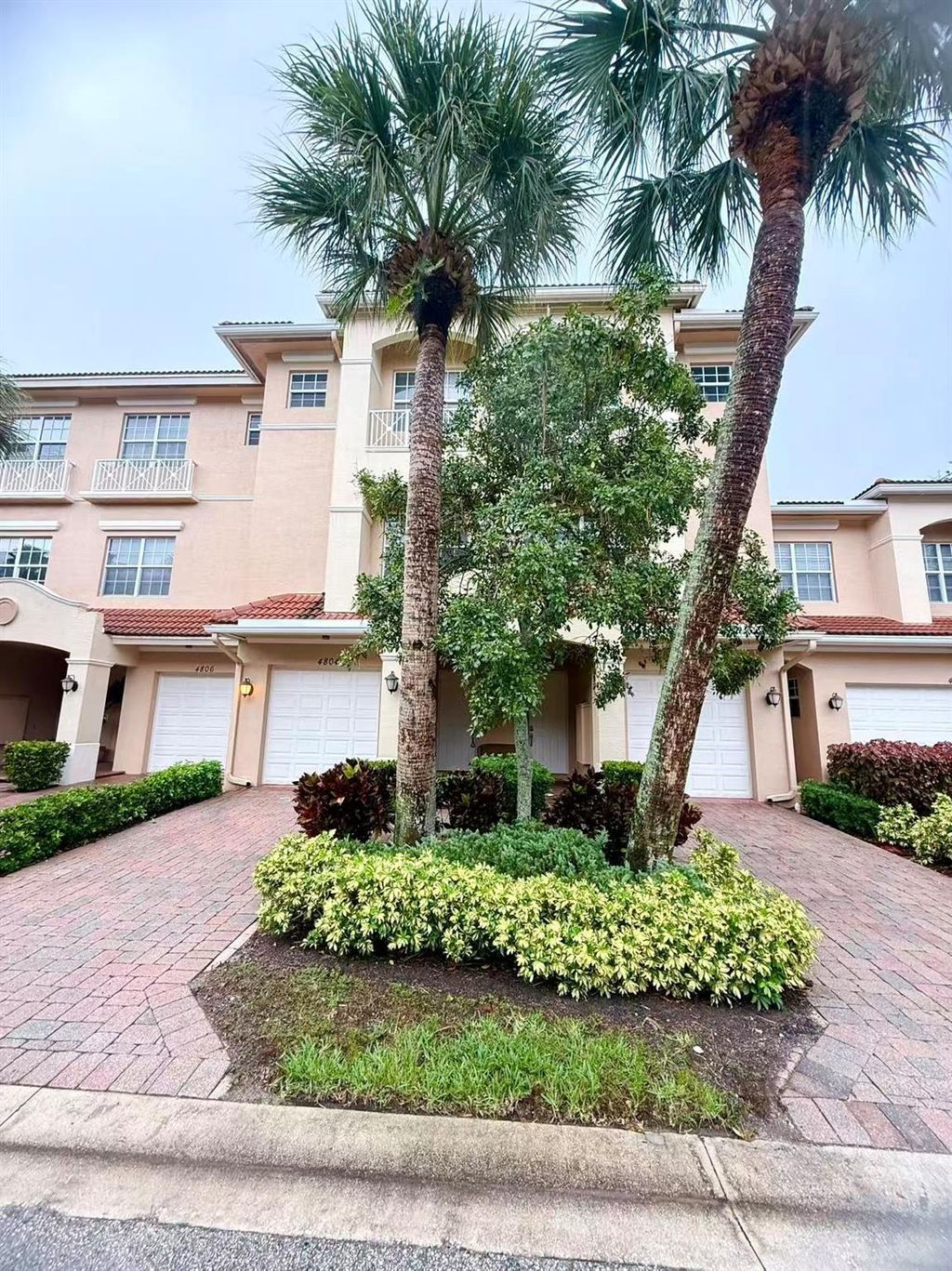 Photo of 4804 Sawgrass Breeze Drive, Palm Beach Gardens, FL 33418 (MLS # F10531097)