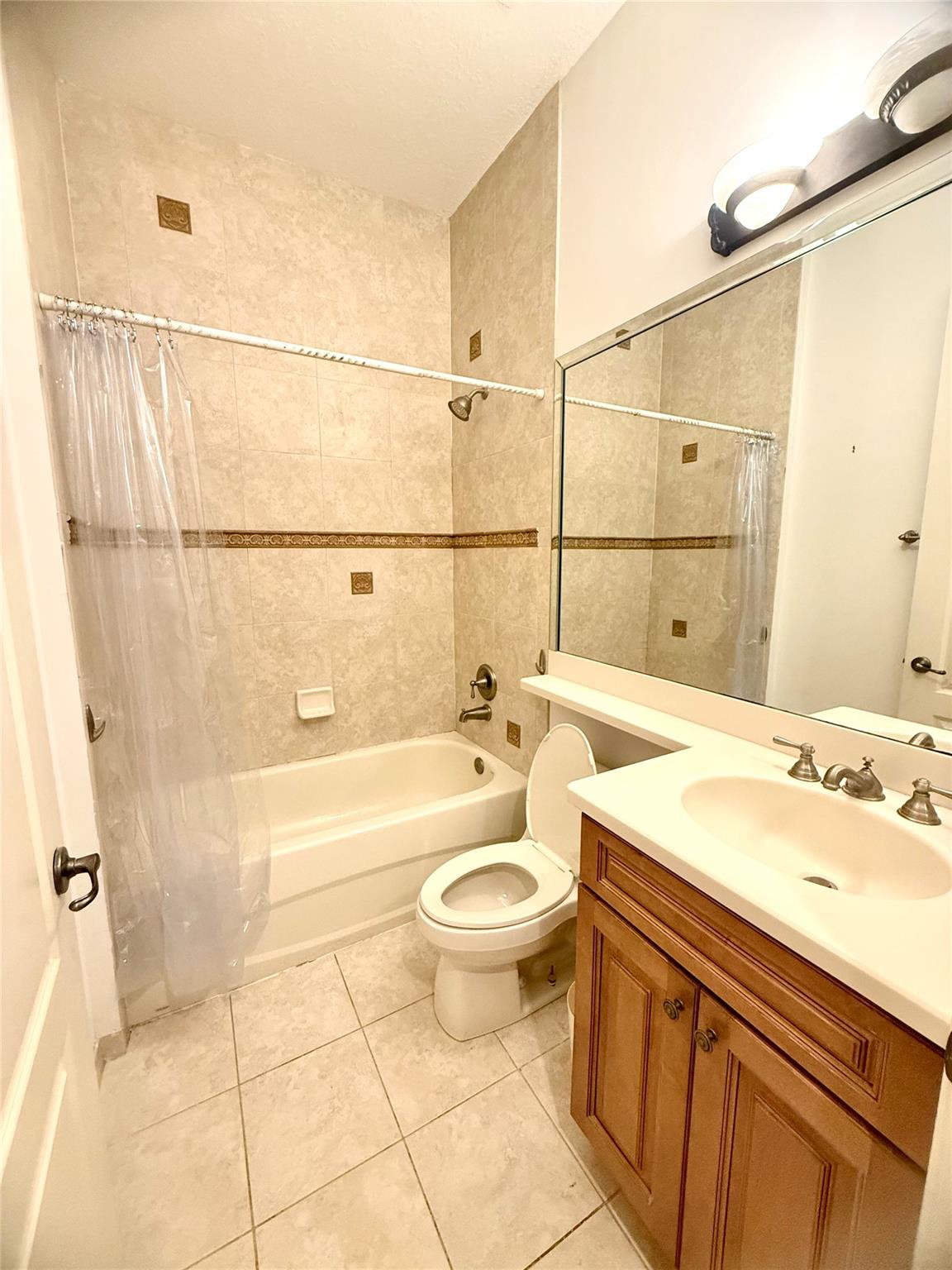 Cielo Twnhms/Shops/Donald - Residential Lease