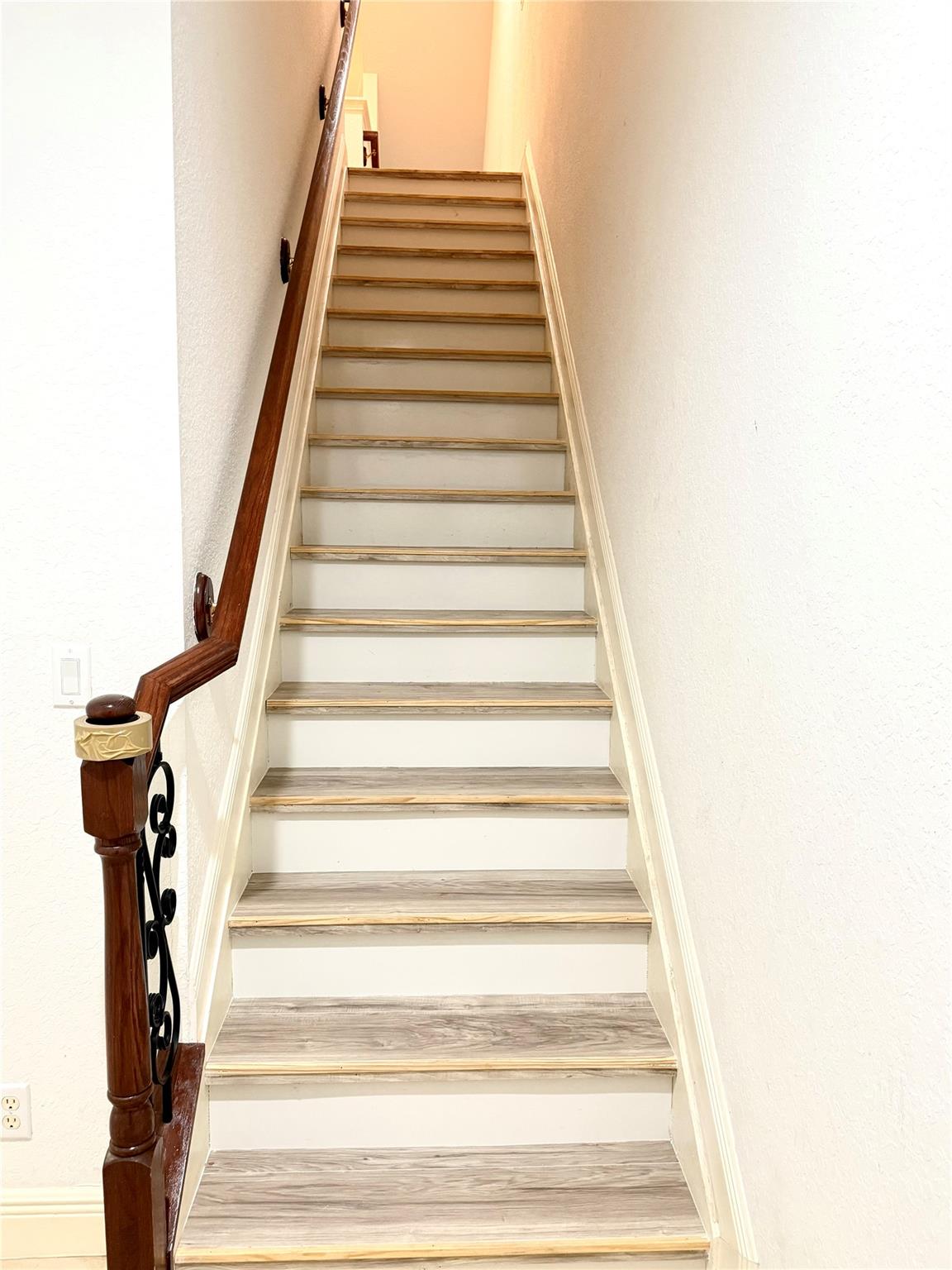 Cielo Twnhms/Shops/Donald - Residential Lease